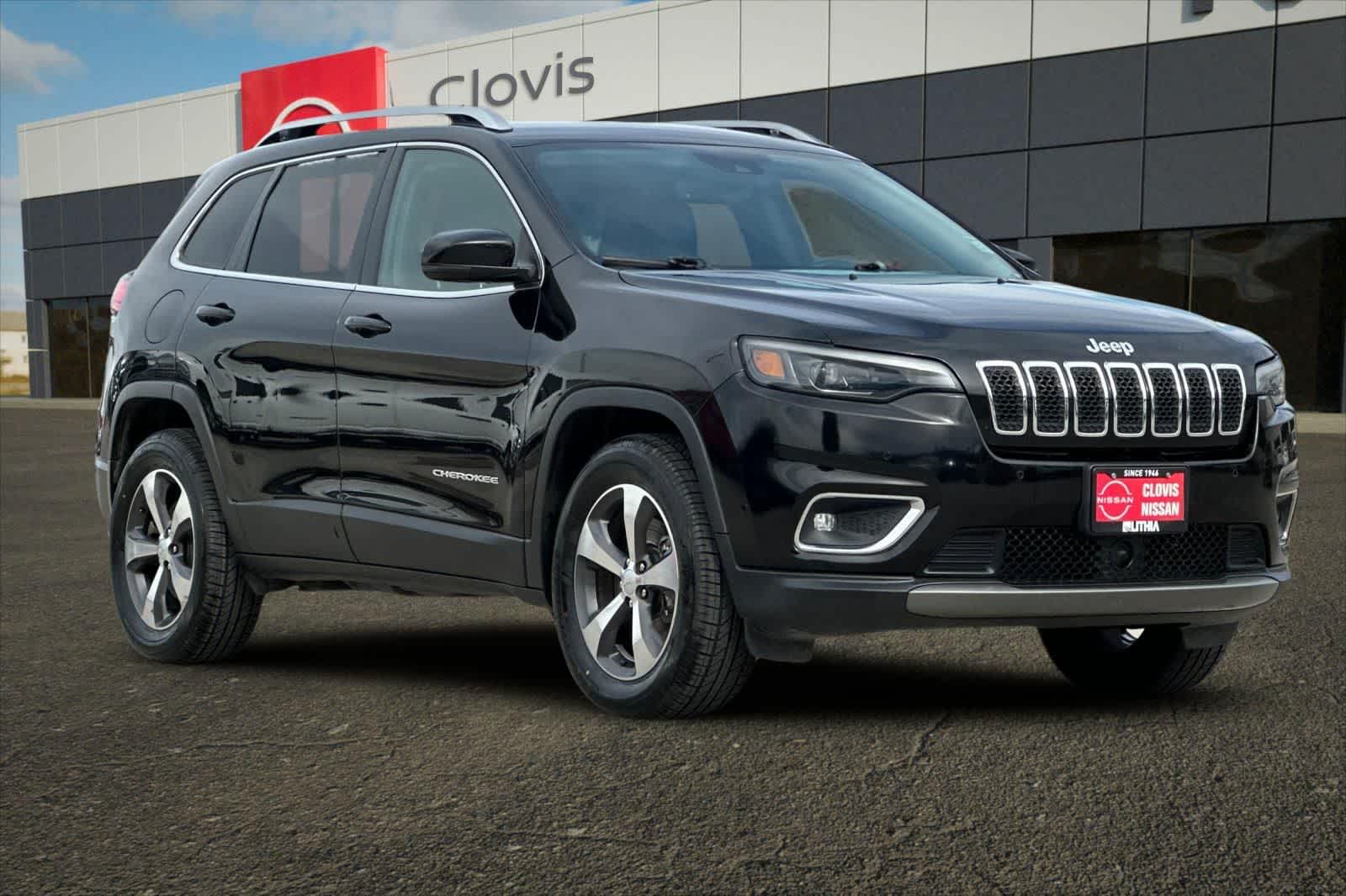 Thumbnail: 2019 Jeep Cherokee - 10
