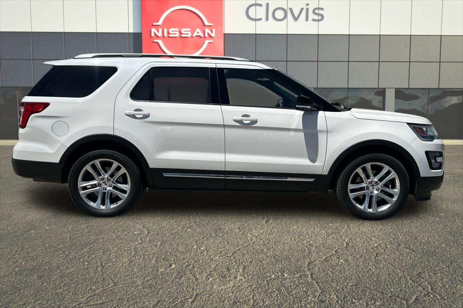 Thumbnail: 2016 Ford Explorer - 9