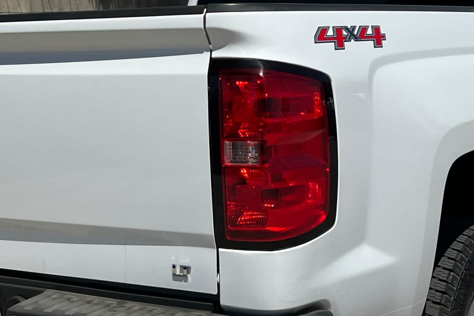 Thumbnail: 2015 Chevrolet Silverado 1500 - 13