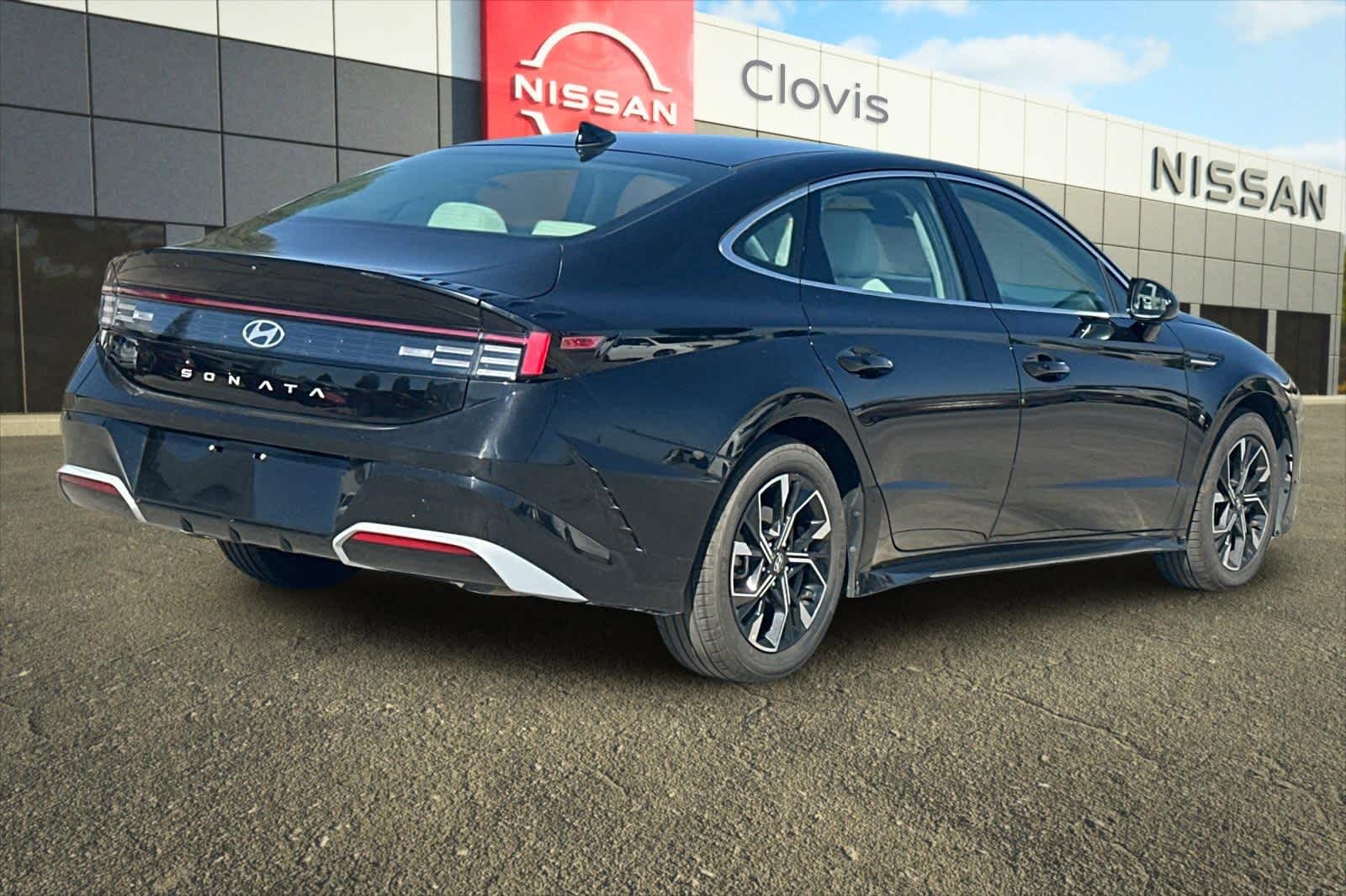 Thumbnail: 2024 Hyundai Sonata - 3