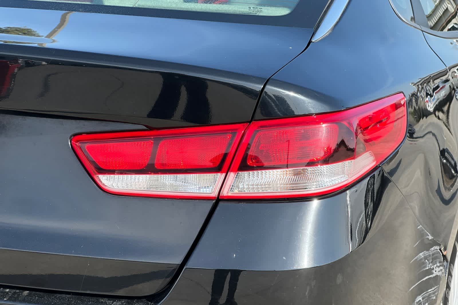 Thumbnail: 2018 Kia Optima - 32