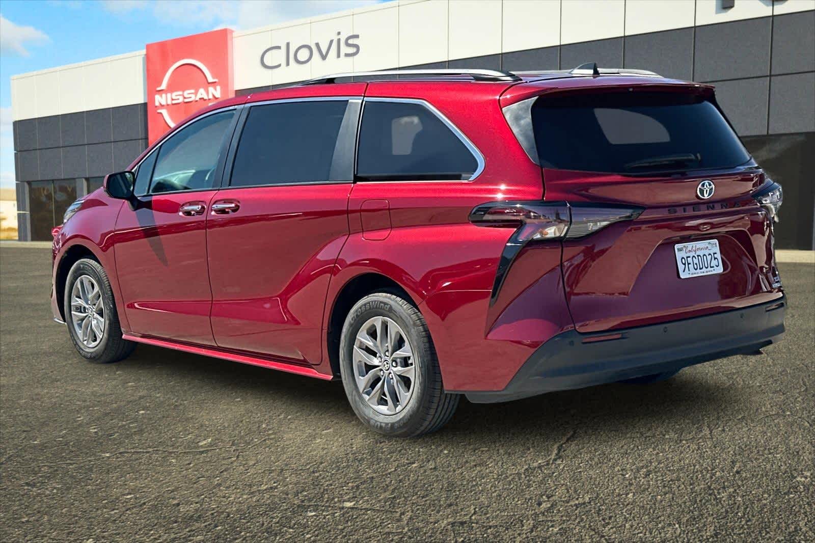 Thumbnail: 2023 Toyota Sienna - 7