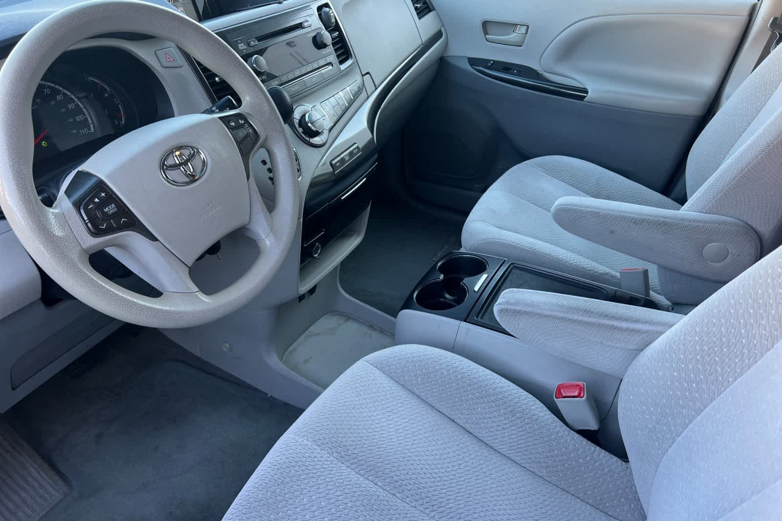 Thumbnail: 2014 Toyota Sienna - 12