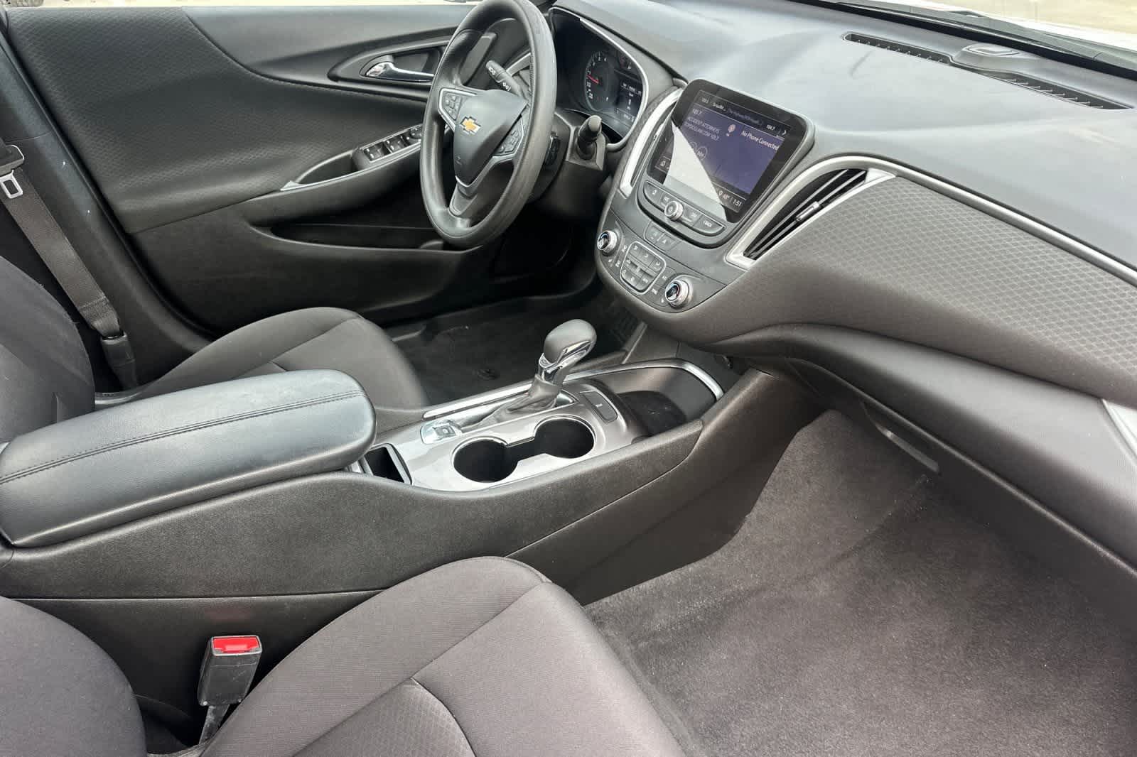 Thumbnail: 2022 Chevrolet Malibu - 18