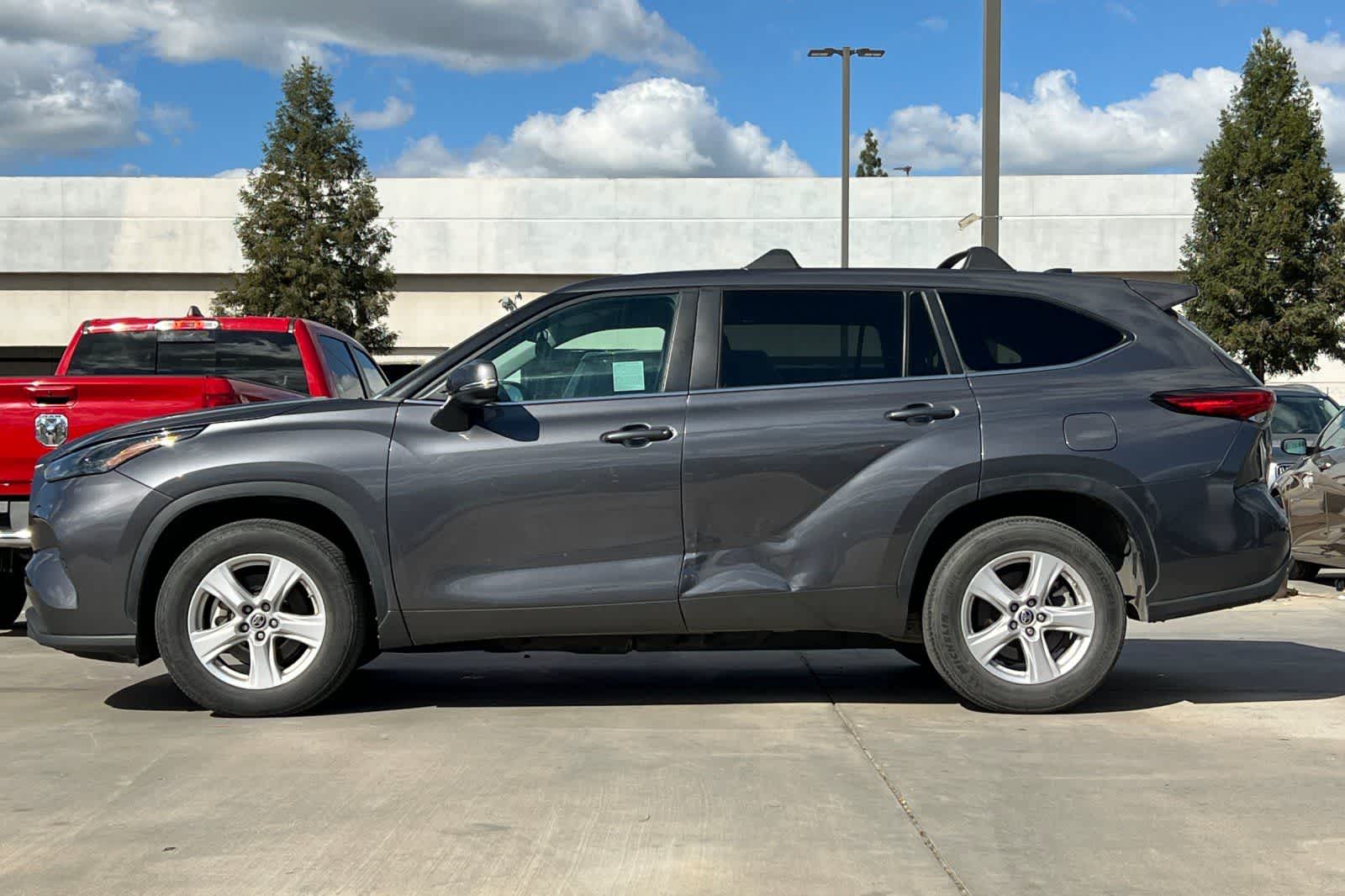 Thumbnail: 2023 Toyota Highlander - 6