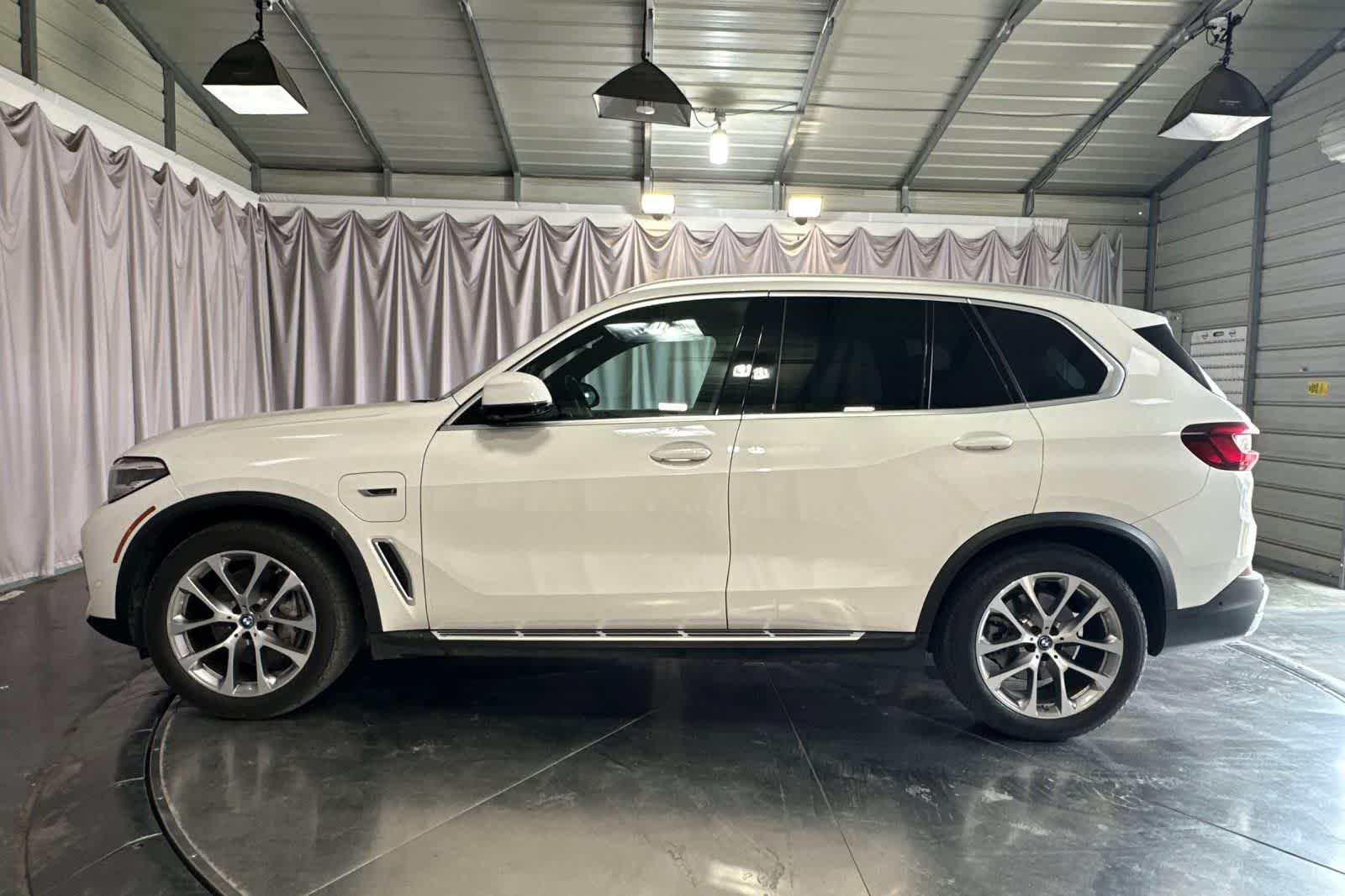 Thumbnail: 2023 BMW X5 - 6