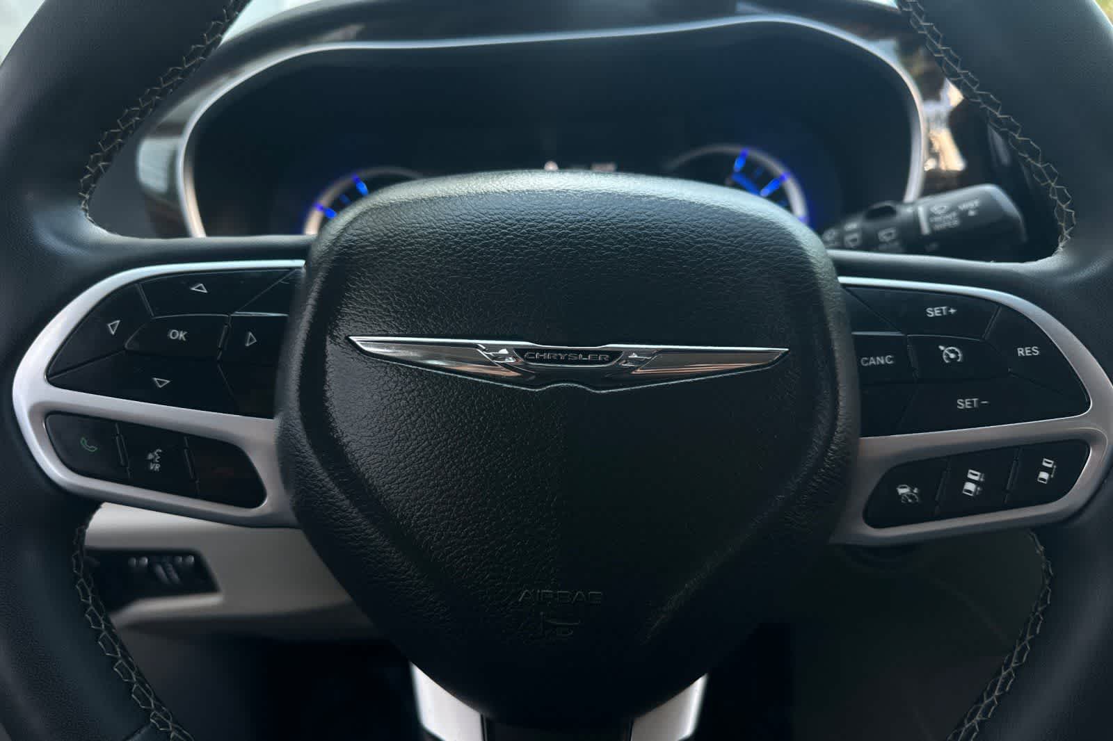 Thumbnail: 2023 Chrysler Pacifica - 28