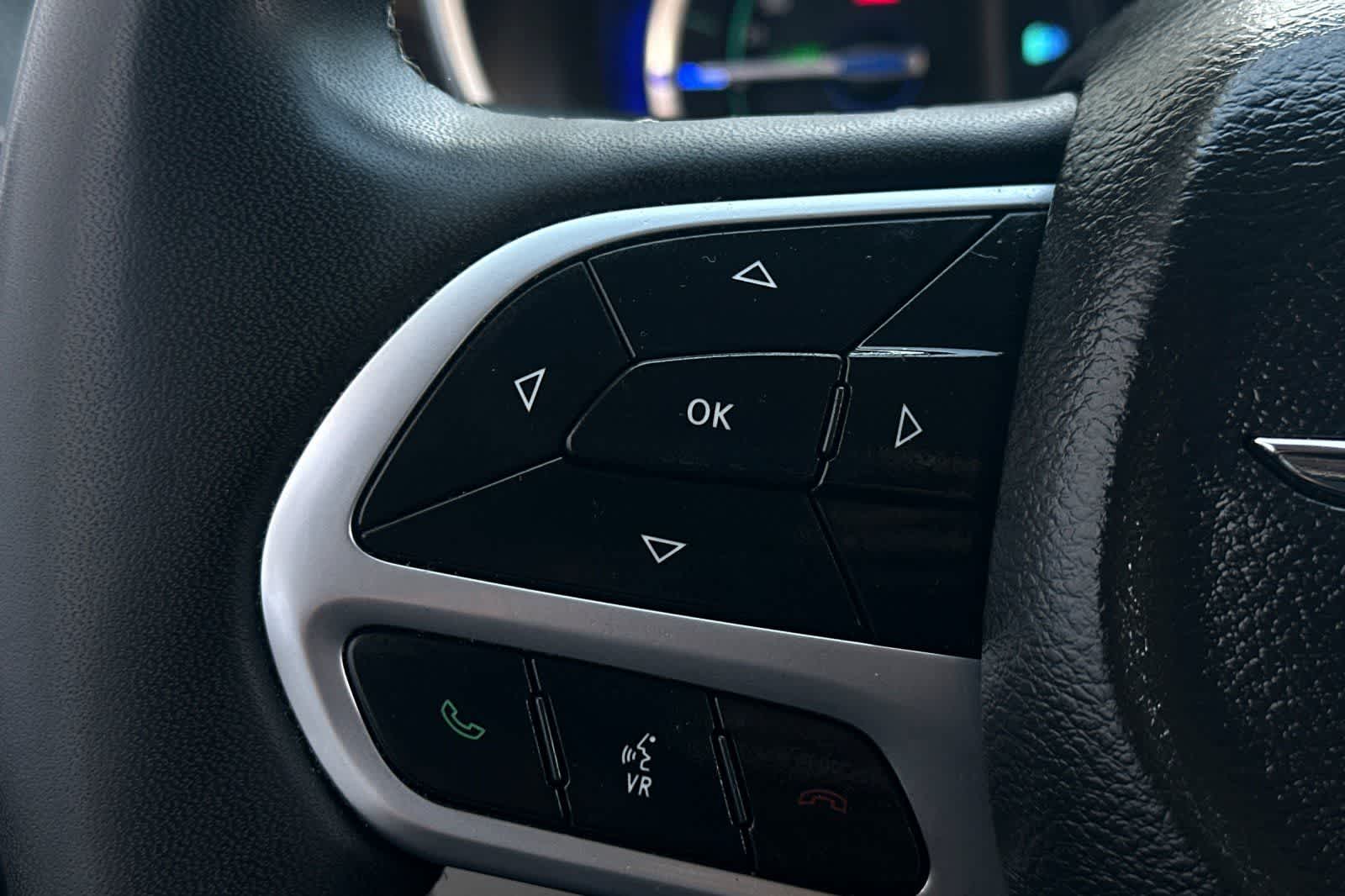 Thumbnail: 2023 Chrysler Pacifica - 30