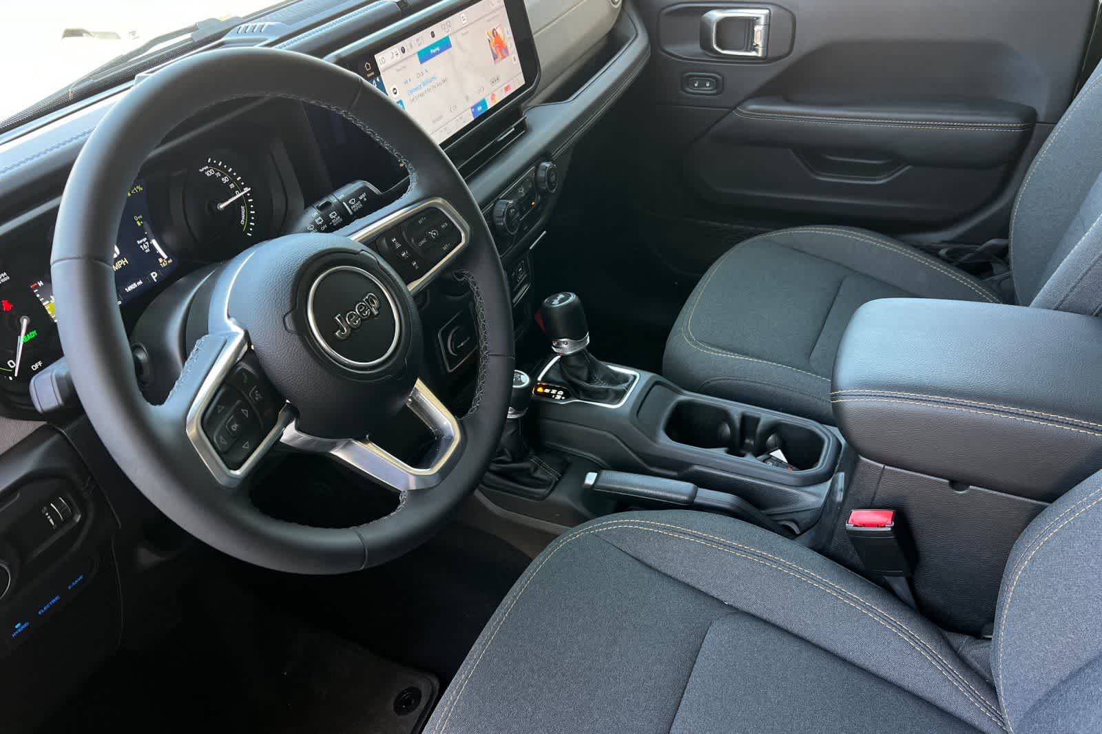 Thumbnail: 2025 Jeep Wrangler - 14
