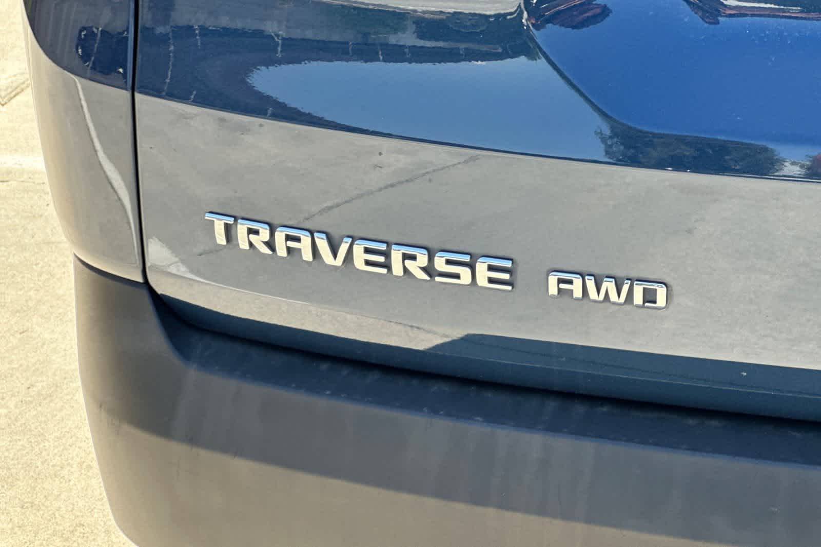 Thumbnail: 2023 Chevrolet Traverse - 13