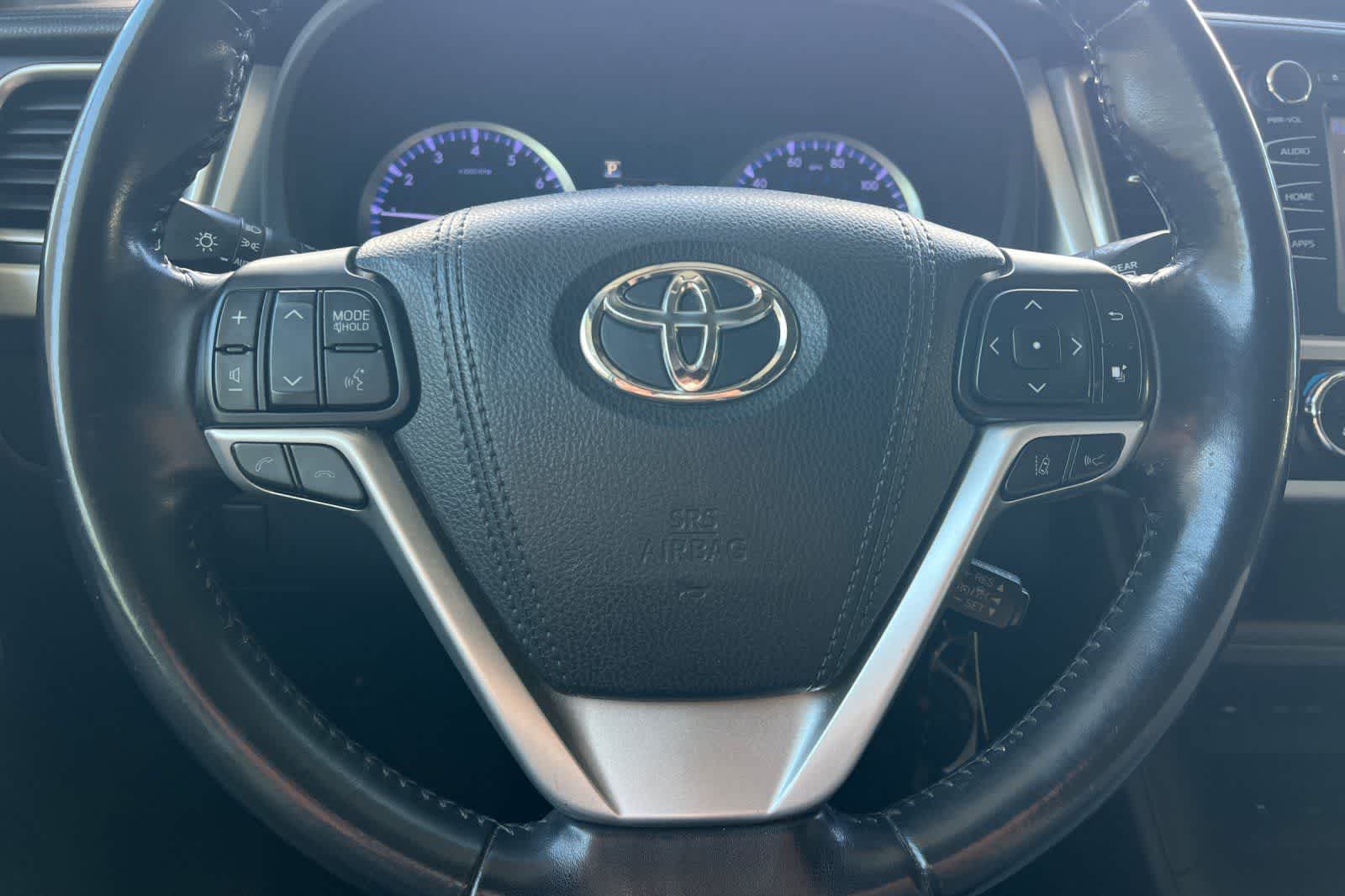 Thumbnail: 2018 Toyota Highlander - 25