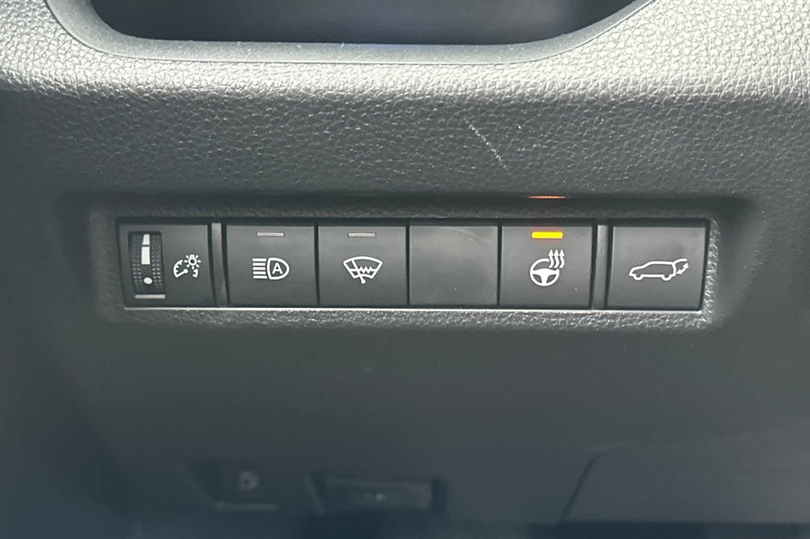 Thumbnail: 2021 Toyota RAV4 - 33