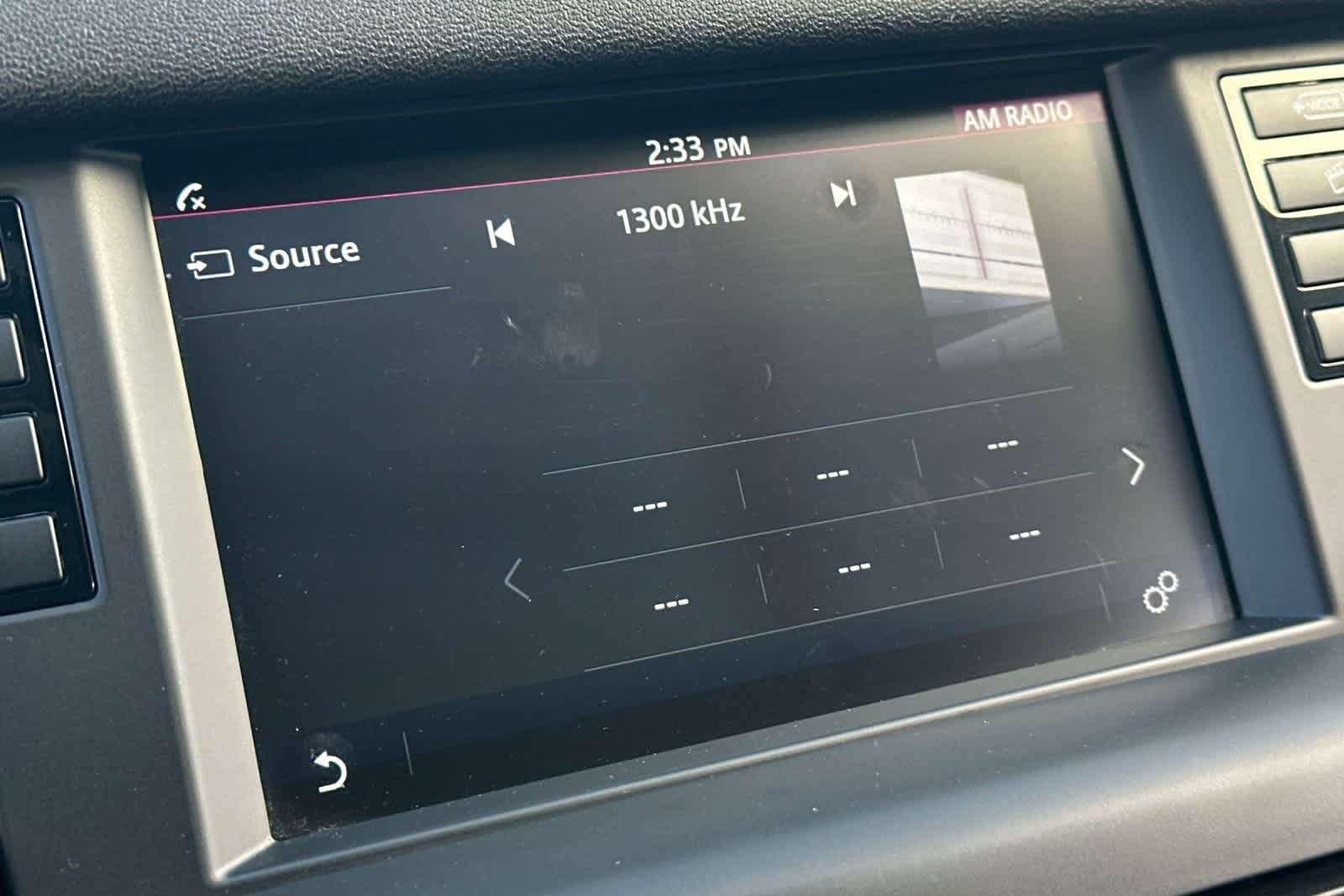 Thumbnail: 2017 Land Rover Discovery Sport - 19