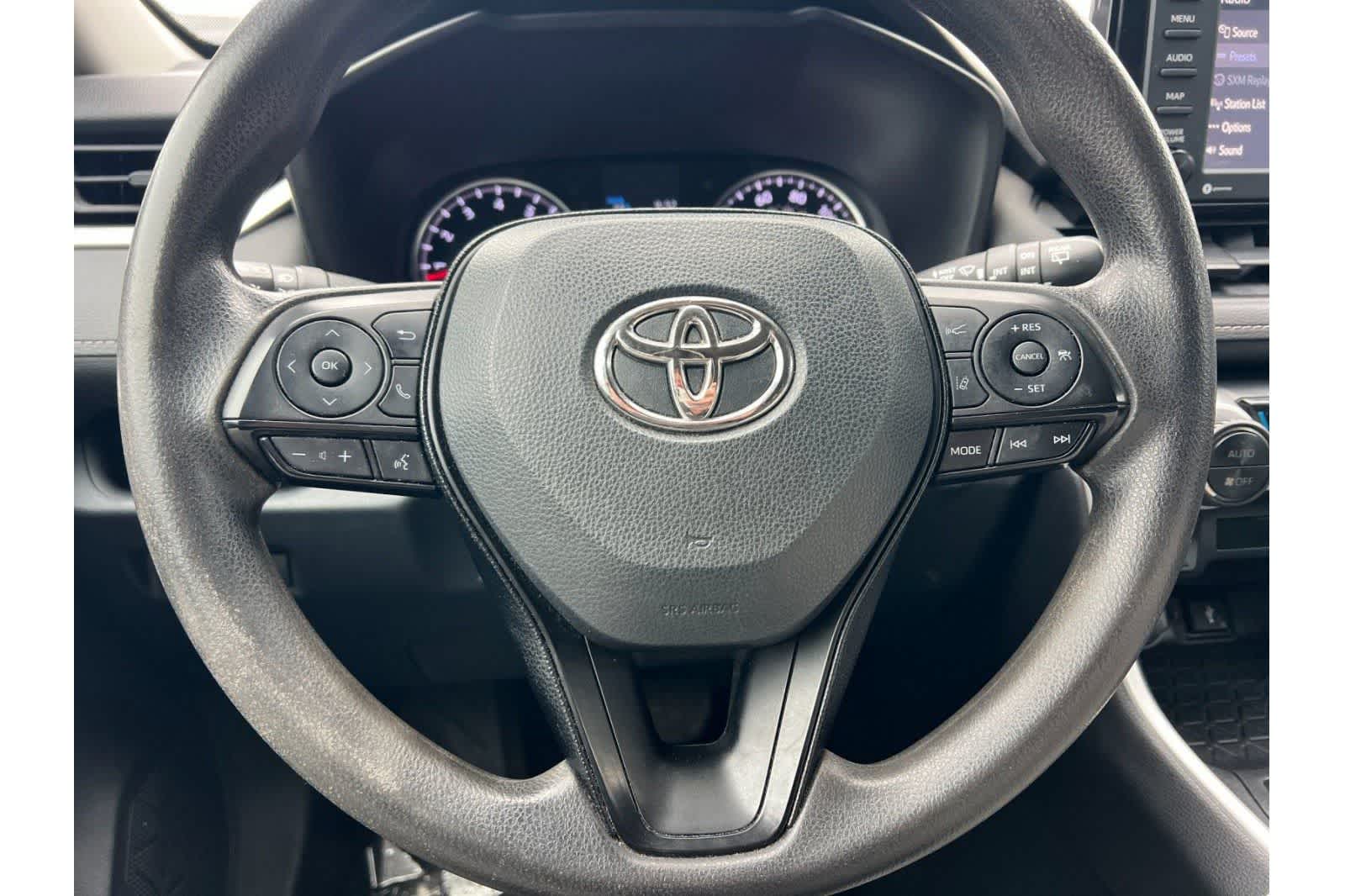 Thumbnail: 2020 Toyota RAV4 - 25