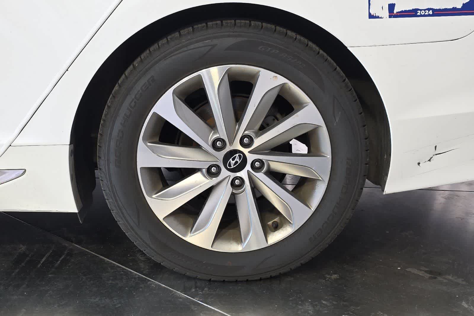 Thumbnail: 2017 Hyundai Sonata - 12