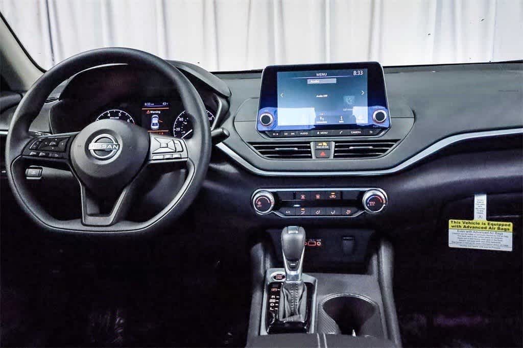 Thumbnail: 2025 Nissan Altima - 9