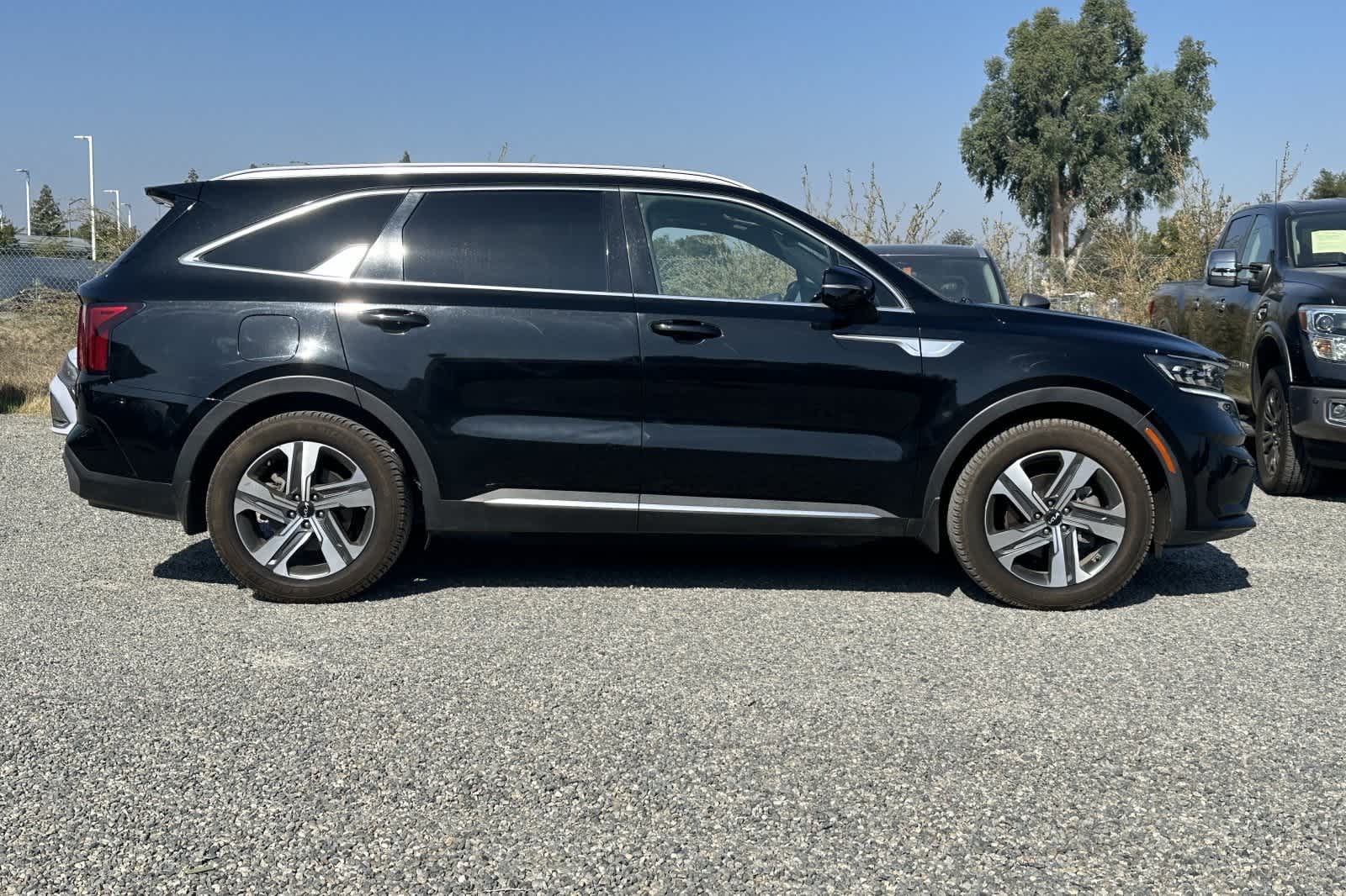 Thumbnail: 2022 Kia Sorento - 8