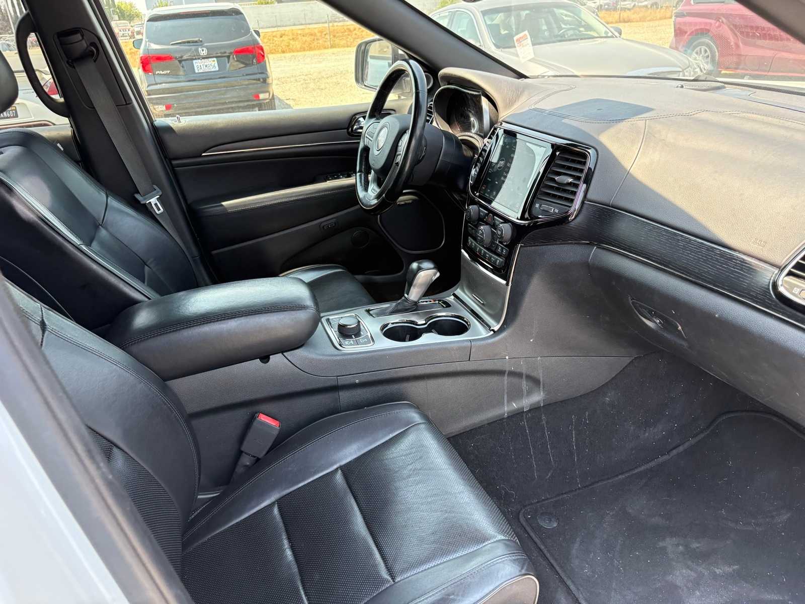 Thumbnail: 2020 Jeep Grand Cherokee - 13
