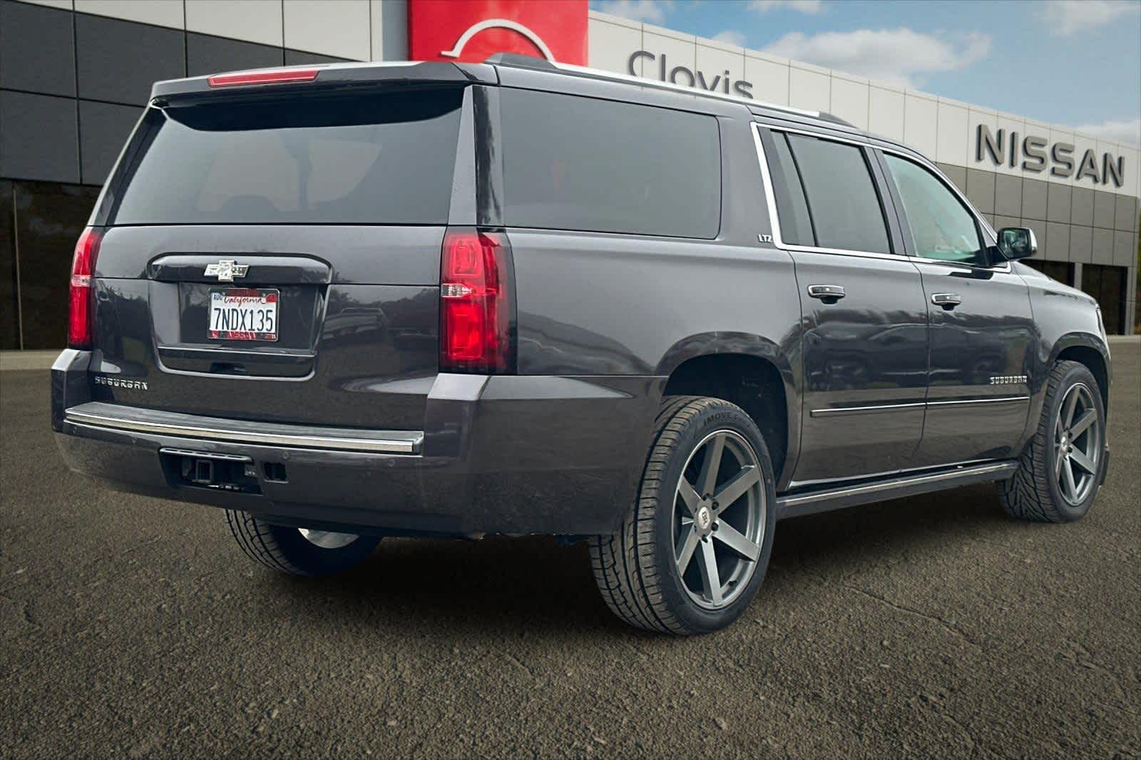 Thumbnail: 2016 Chevrolet Suburban - 3