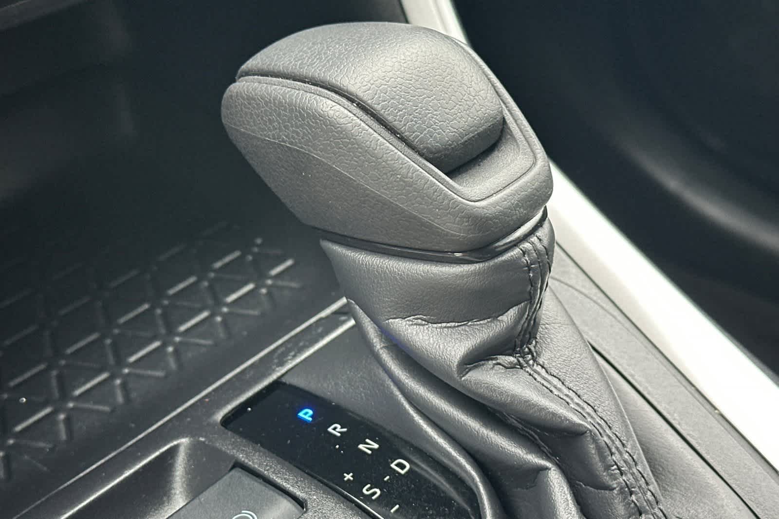 Thumbnail: 2025 Toyota RAV4 - 23