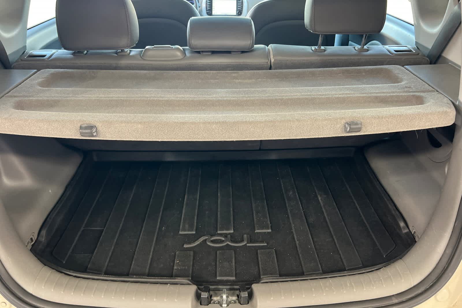 Thumbnail: 2017 Kia Soul EV - 18