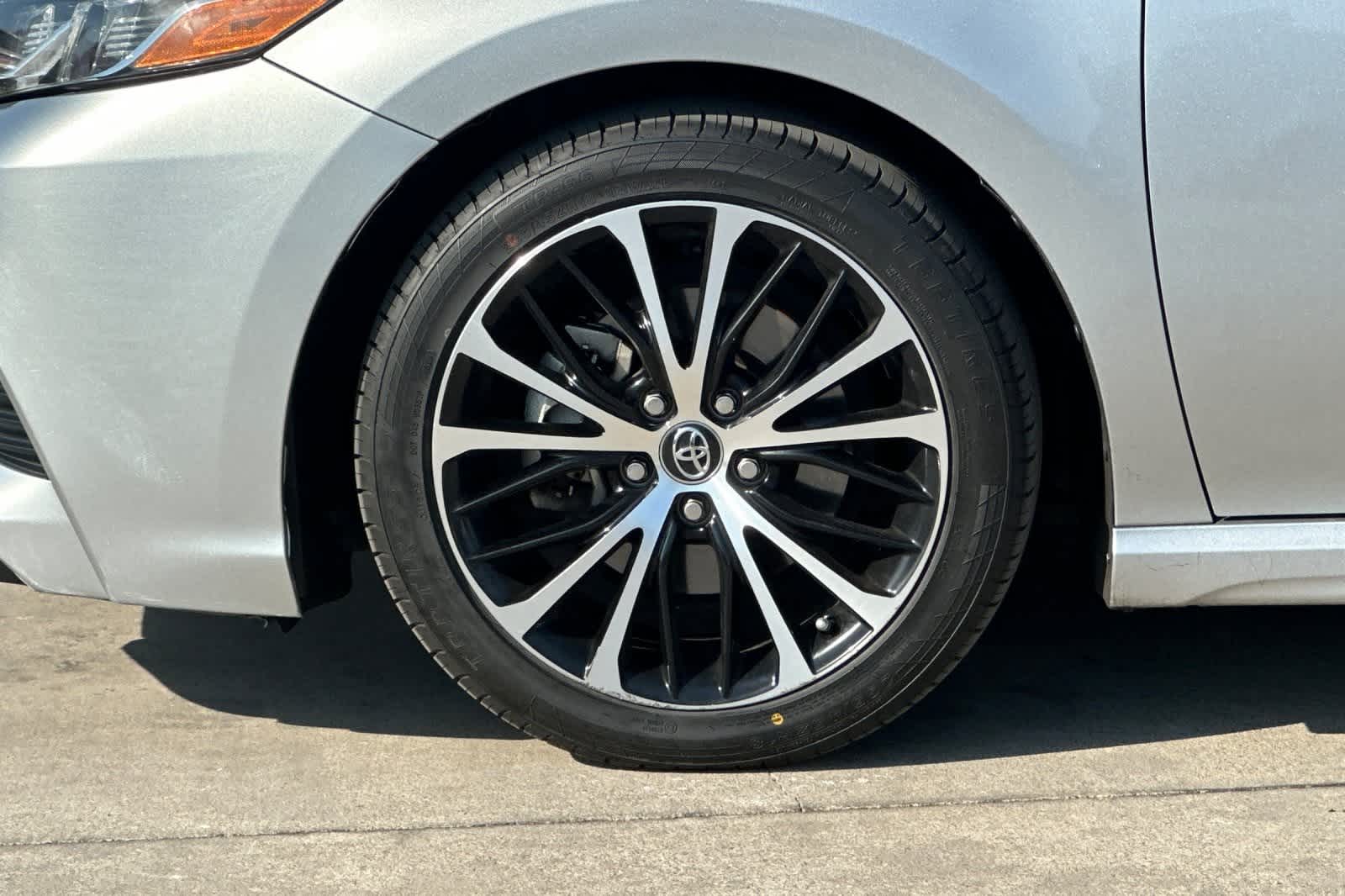 Thumbnail: 2020 Toyota Camry - 12