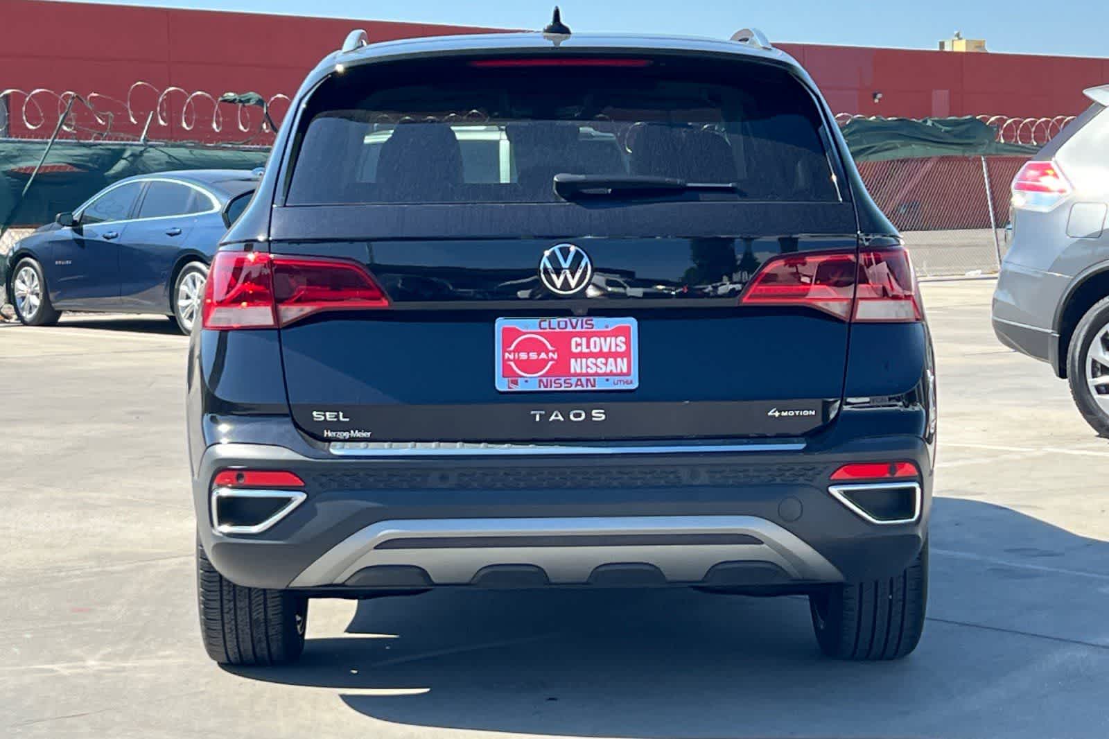 Thumbnail: 2023 Volkswagen Taos - 8