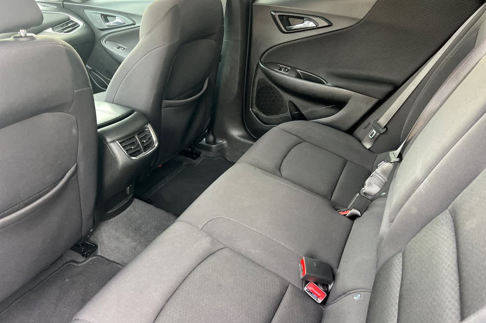 Thumbnail: 2022 Chevrolet Malibu - 5