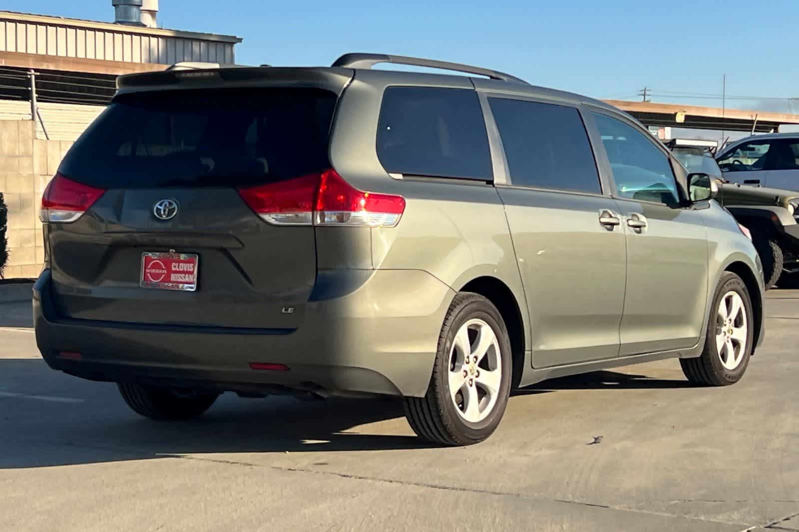 Thumbnail: 2014 Toyota Sienna - 3