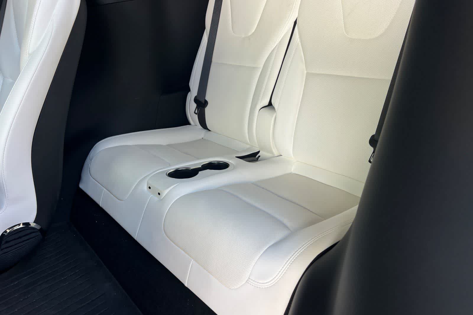 Thumbnail: 2022 Tesla Model X - 17