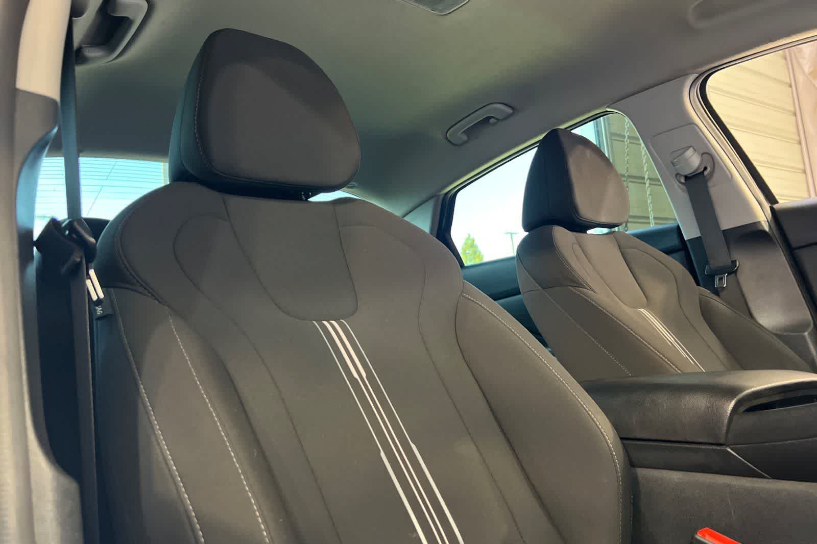 Thumbnail: 2023 Hyundai Elantra - 18