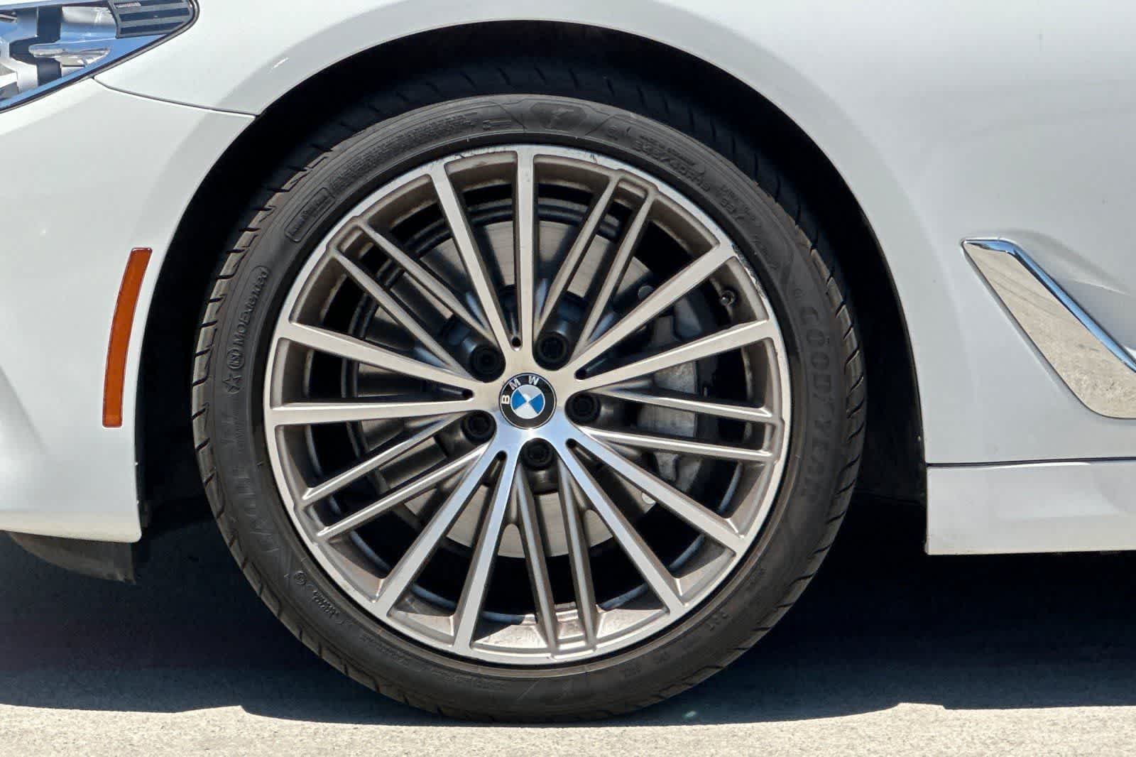 Thumbnail: 2018 BMW 5 Series - 13