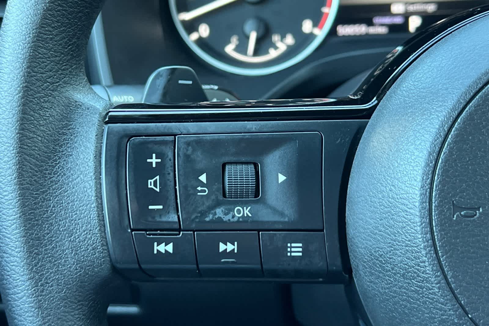 Thumbnail: 2023 Nissan Rogue - 31