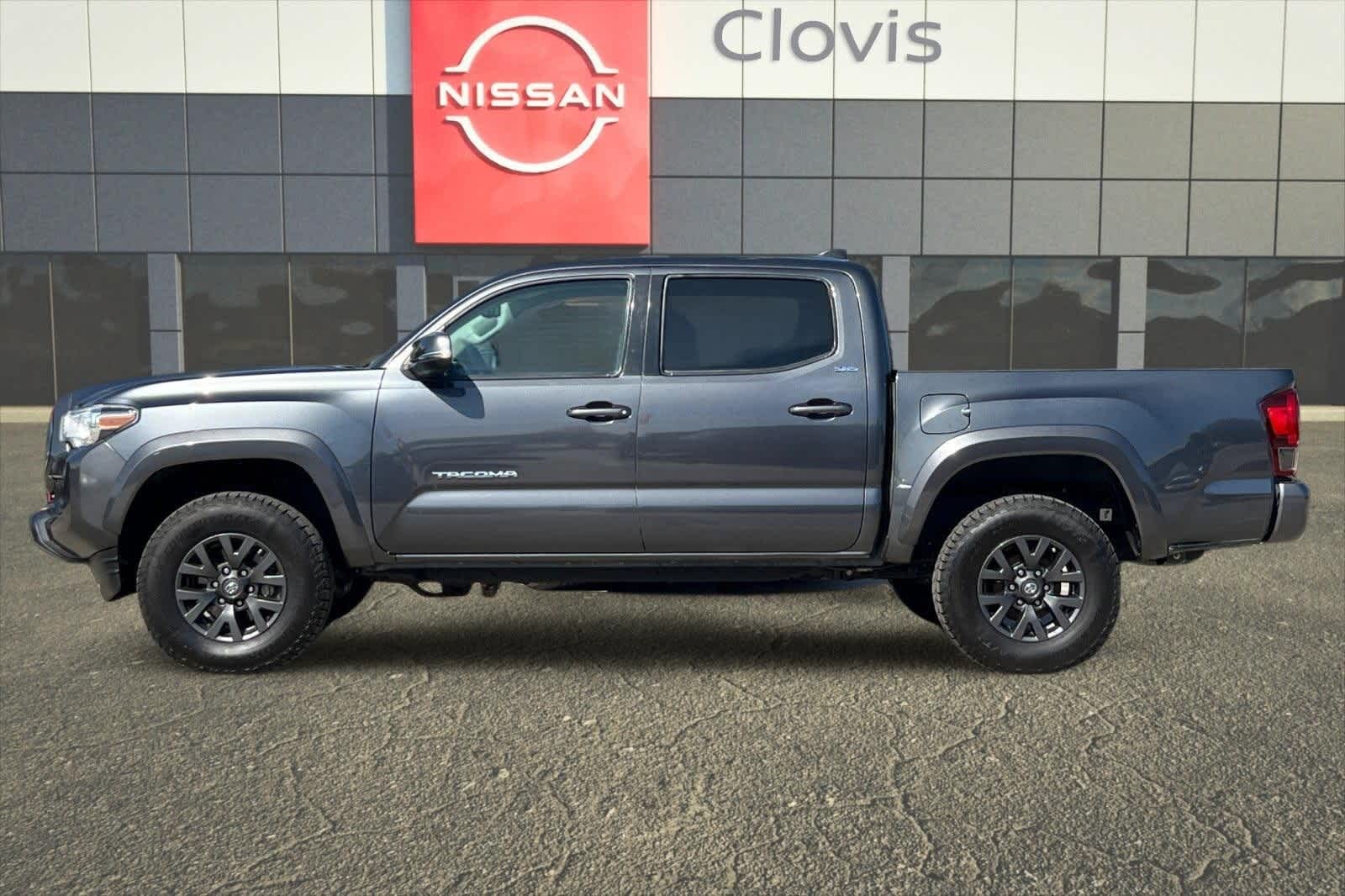 2022 Toyota Tacoma SR5 8