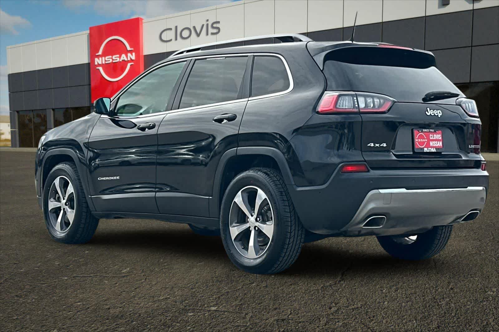 Thumbnail: 2019 Jeep Cherokee - 7