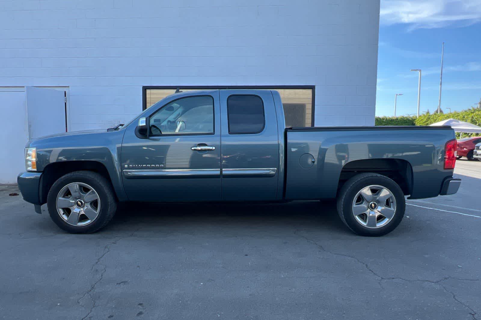 Thumbnail: 2009 Chevrolet Silverado 1500 - 6