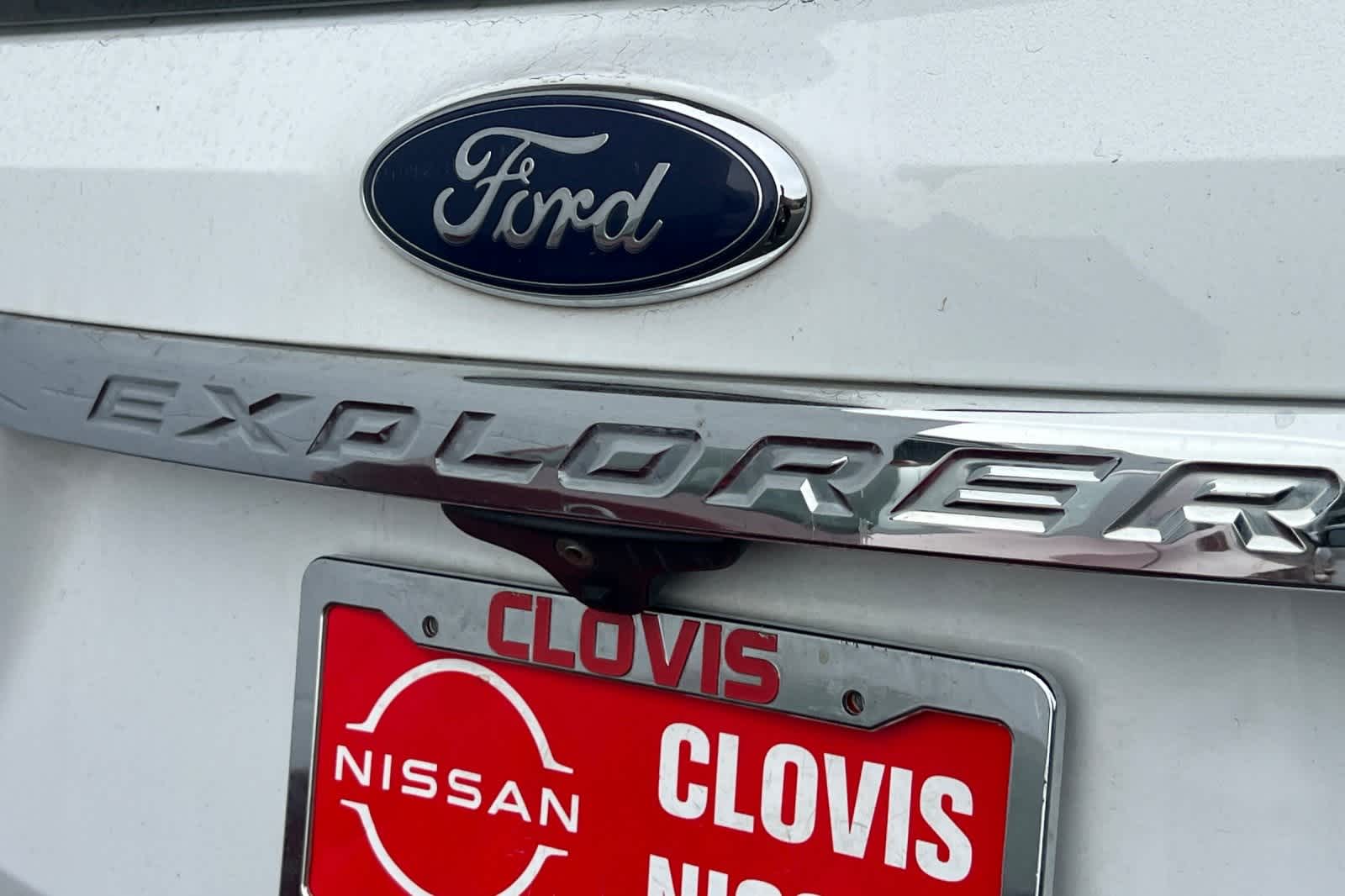 Thumbnail: 2016 Ford Explorer - 15