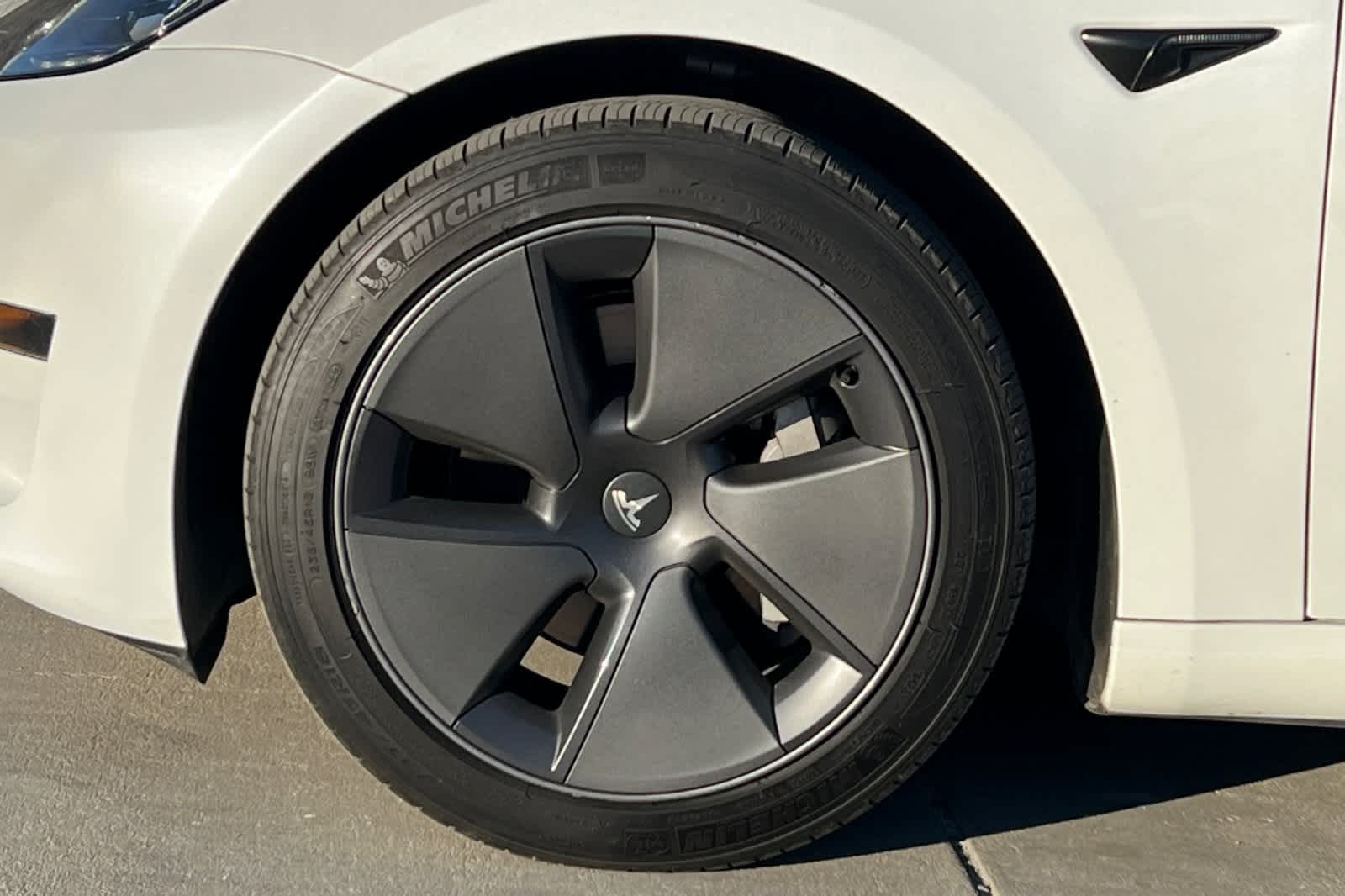 Thumbnail: 2023 Tesla Model 3 - 26