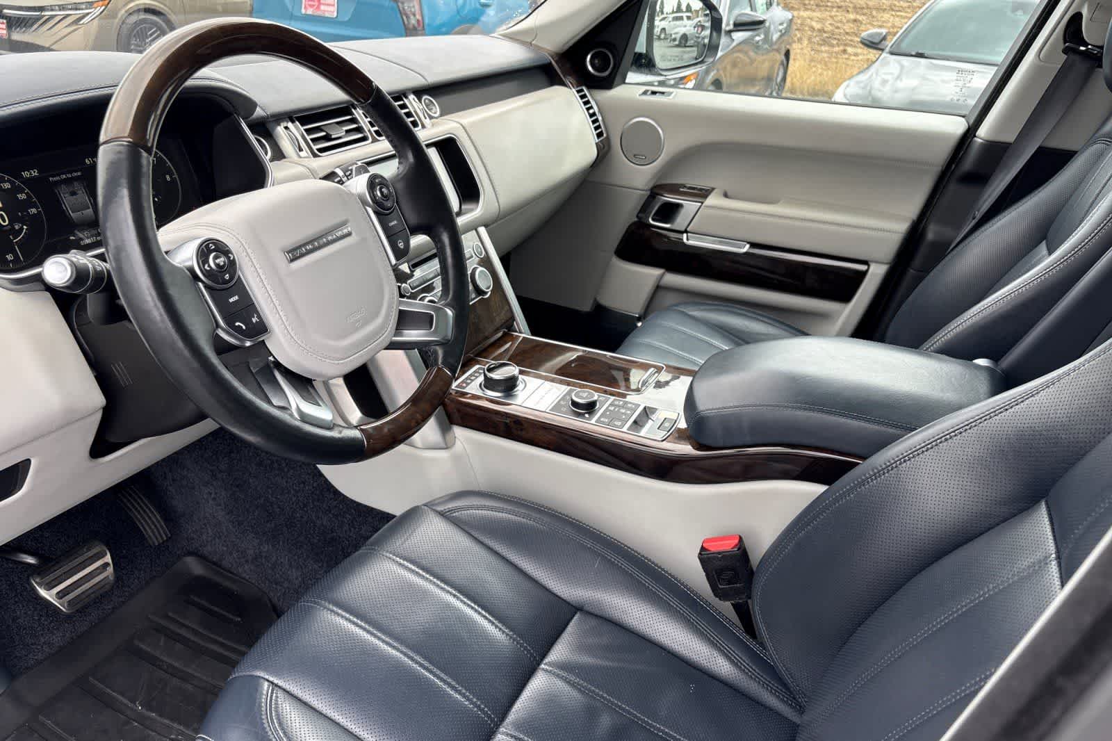 Thumbnail: 2017 Land Rover Range Rover - 14