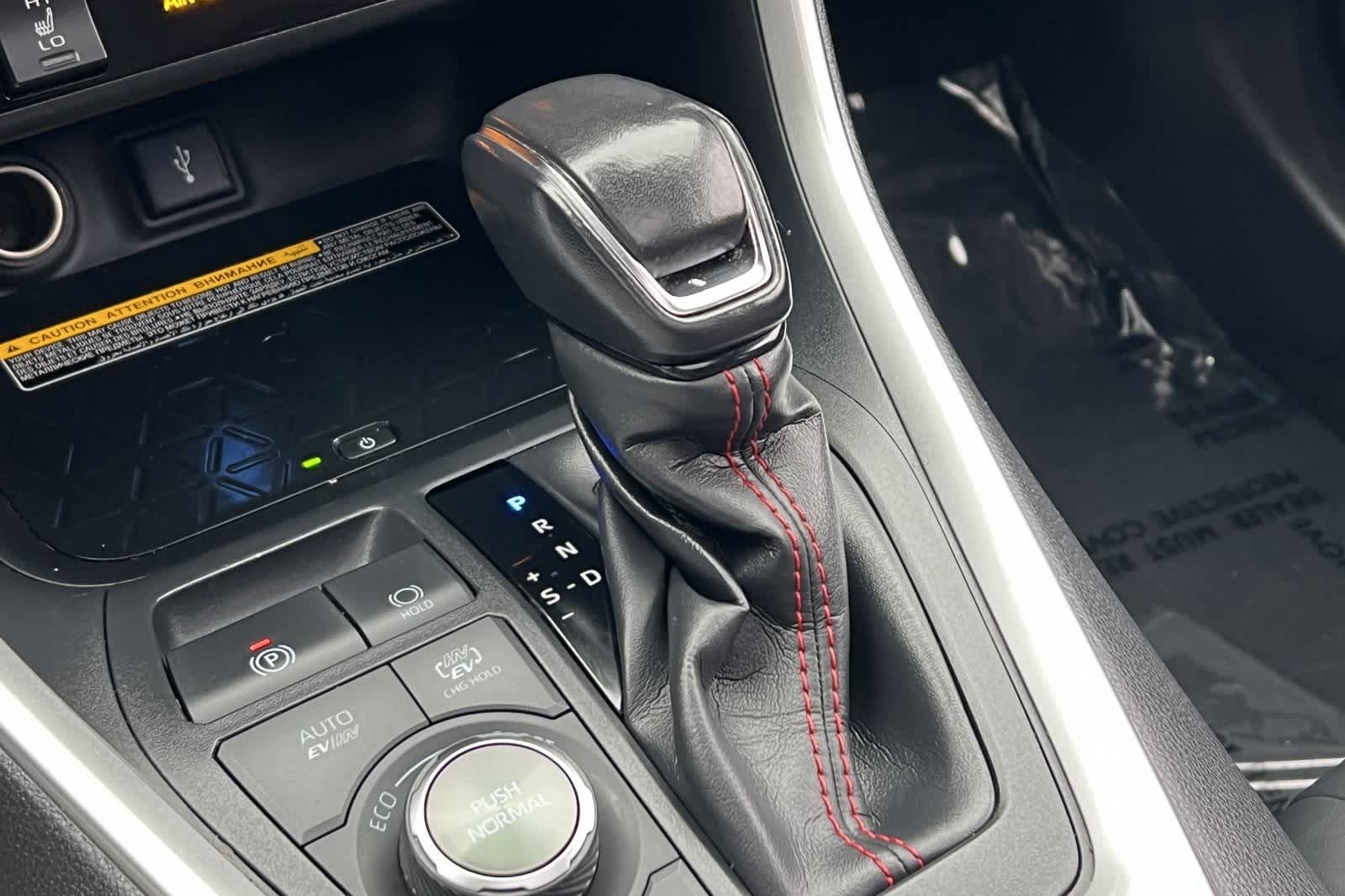 Thumbnail: 2021 Toyota RAV4 - 28