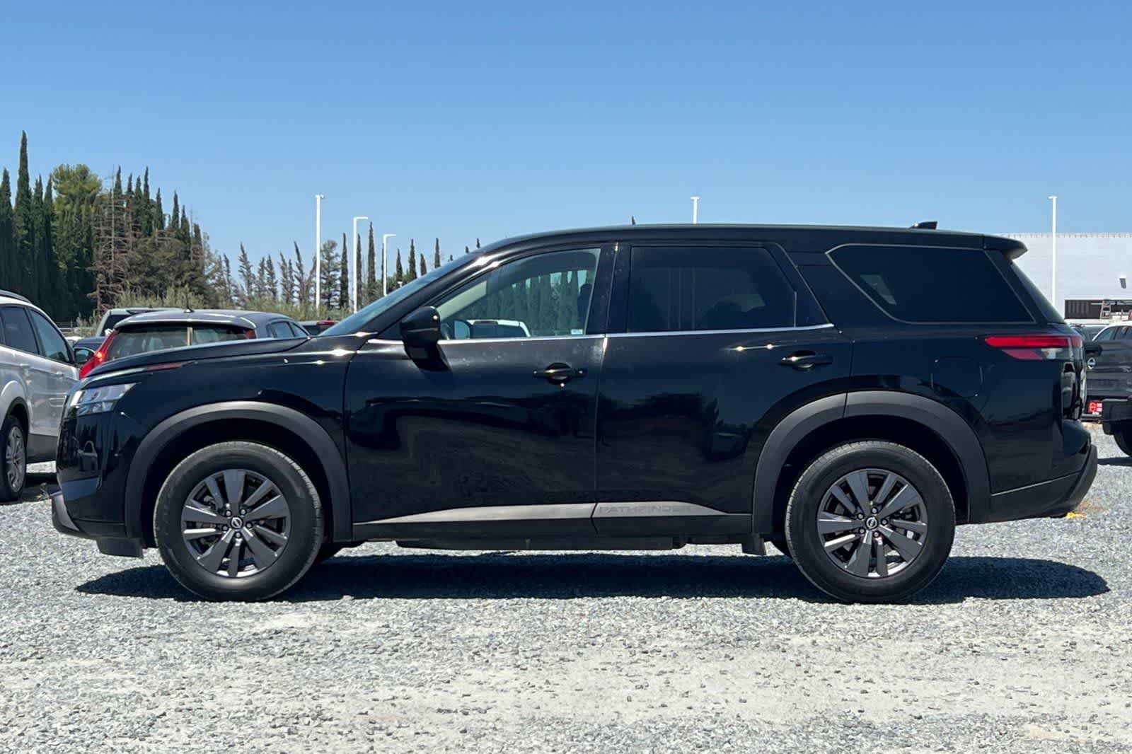 Thumbnail: 2022 Nissan Pathfinder - 6