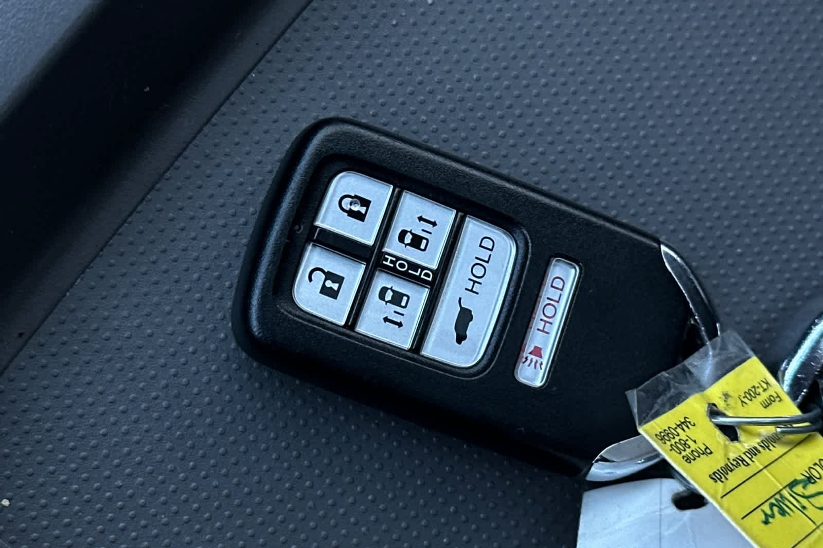 Thumbnail: 2015 Honda Odyssey - 26