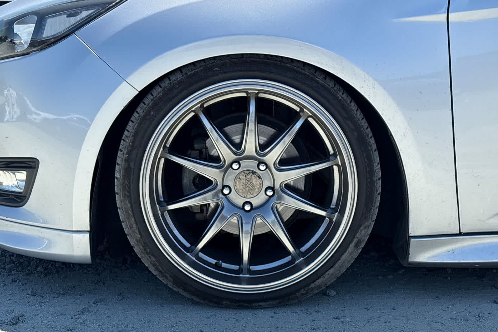 Thumbnail: 2015 Ford Focus - 12
