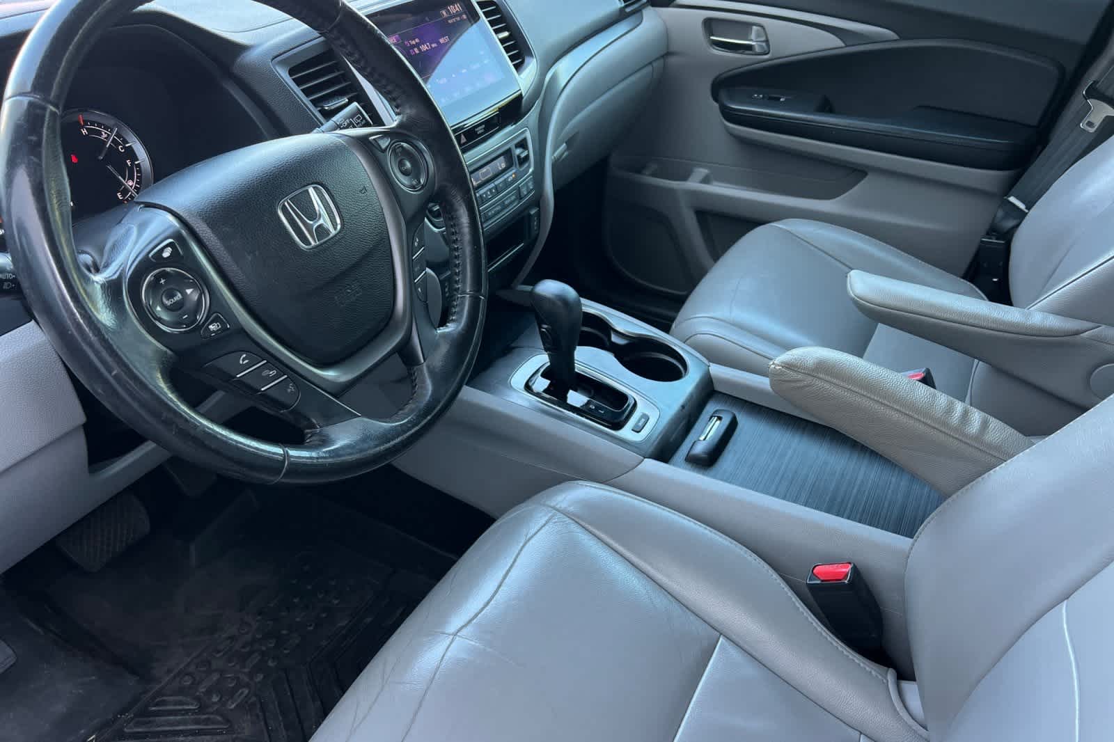 Thumbnail: 2018 Honda Pilot - 14