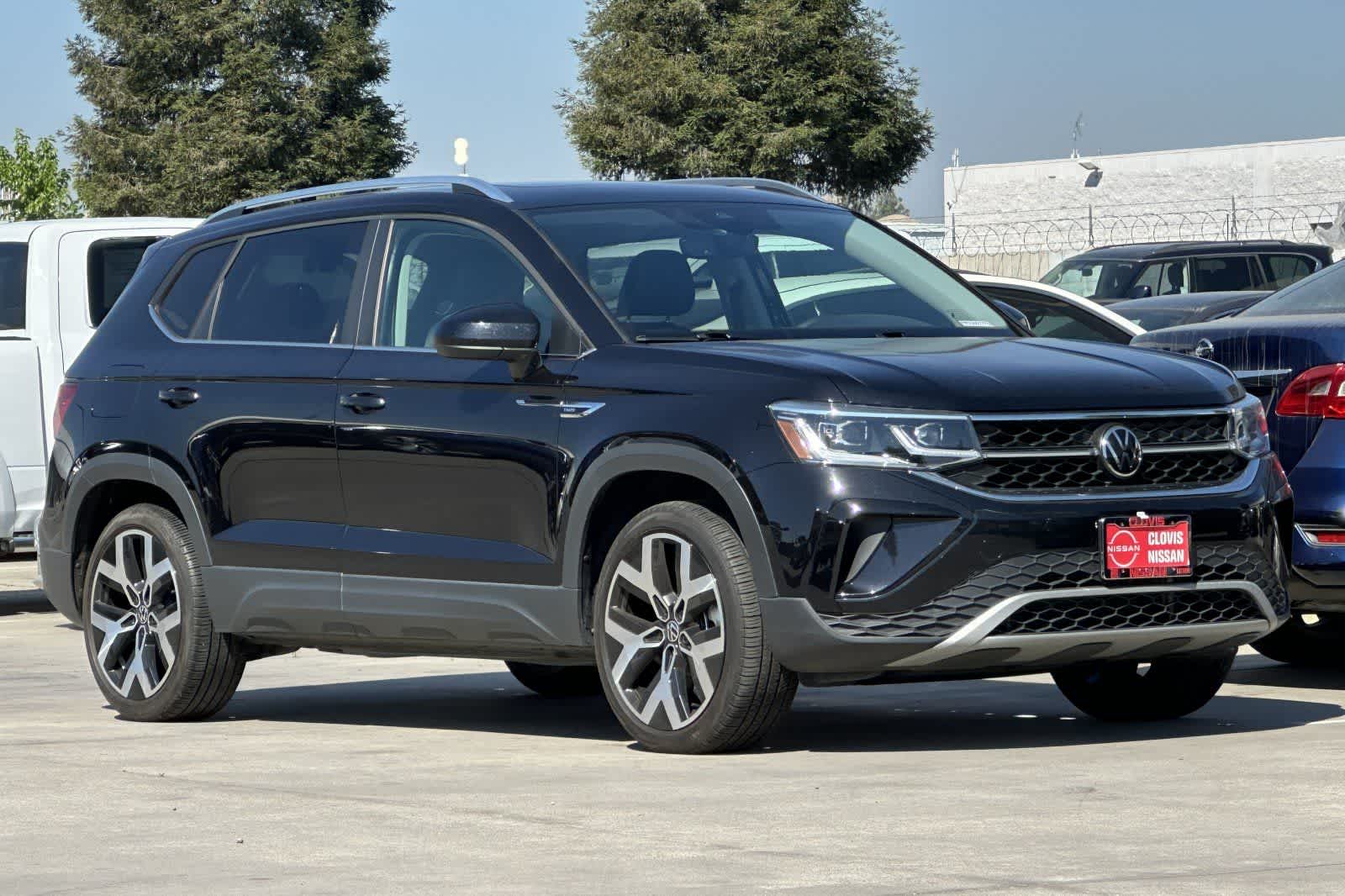 Thumbnail: 2023 Volkswagen Taos - 10