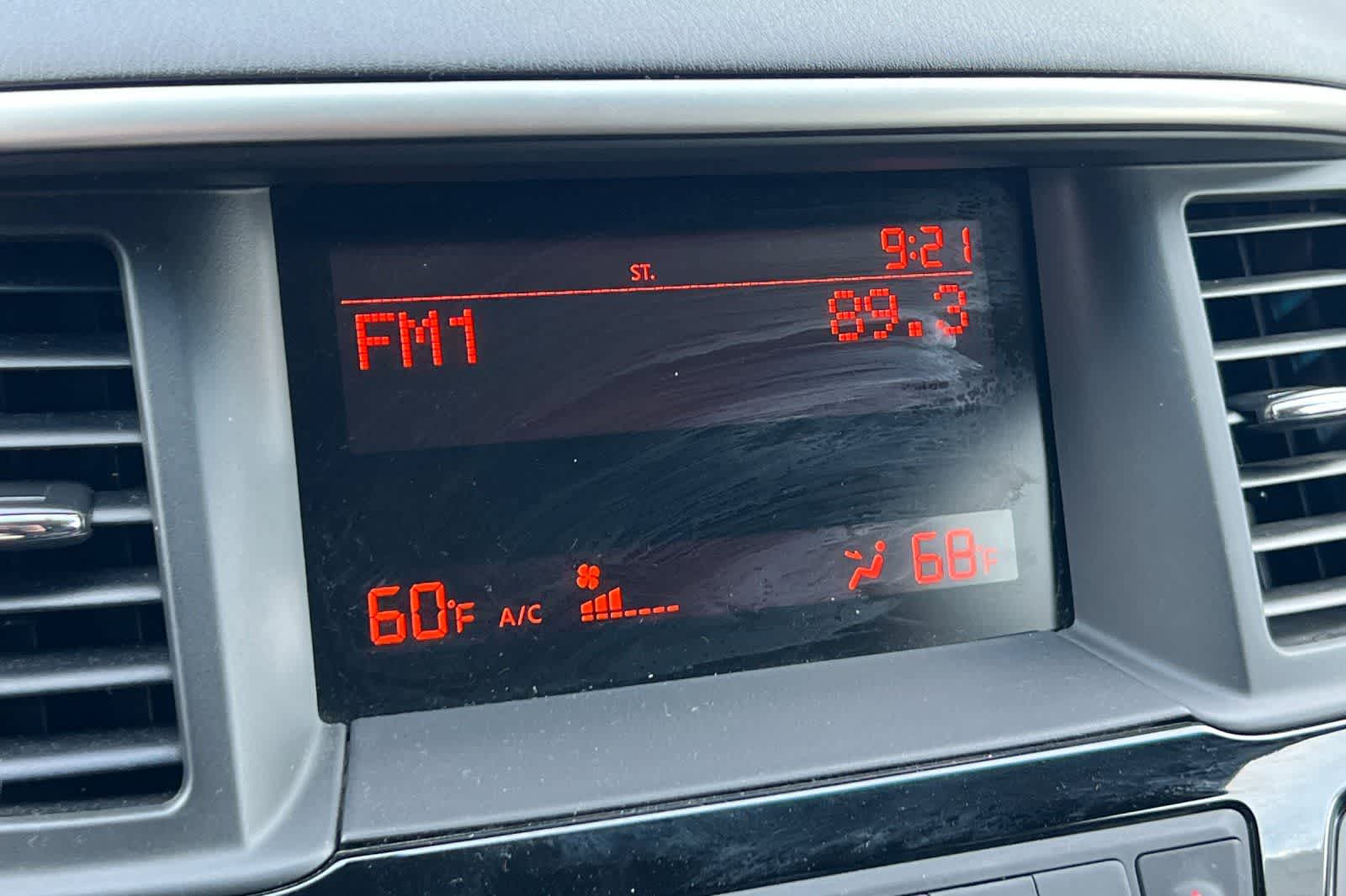 Thumbnail: 2015 Nissan Pathfinder - 21