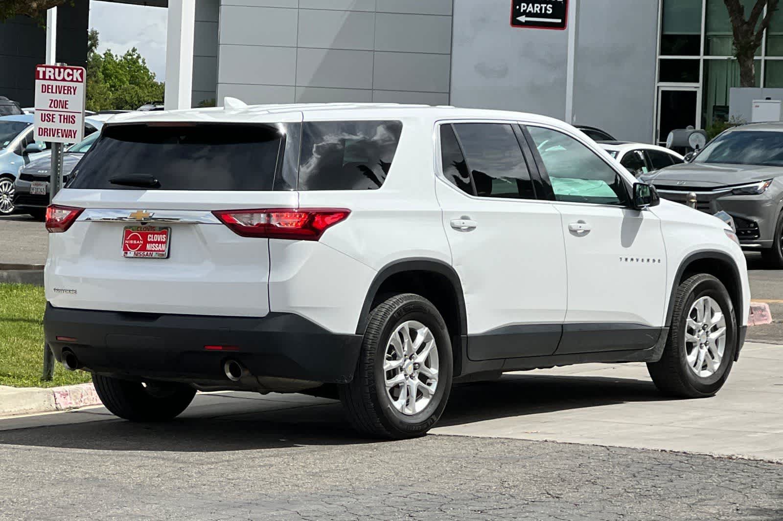 Thumbnail: 2018 Chevrolet Traverse - 3