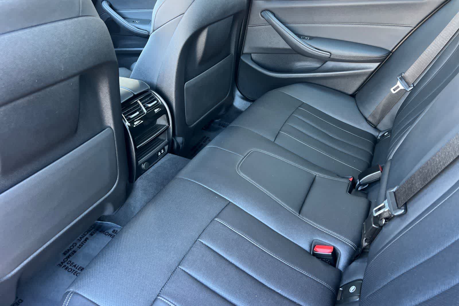 Thumbnail: 2023 BMW 5 Series - 5