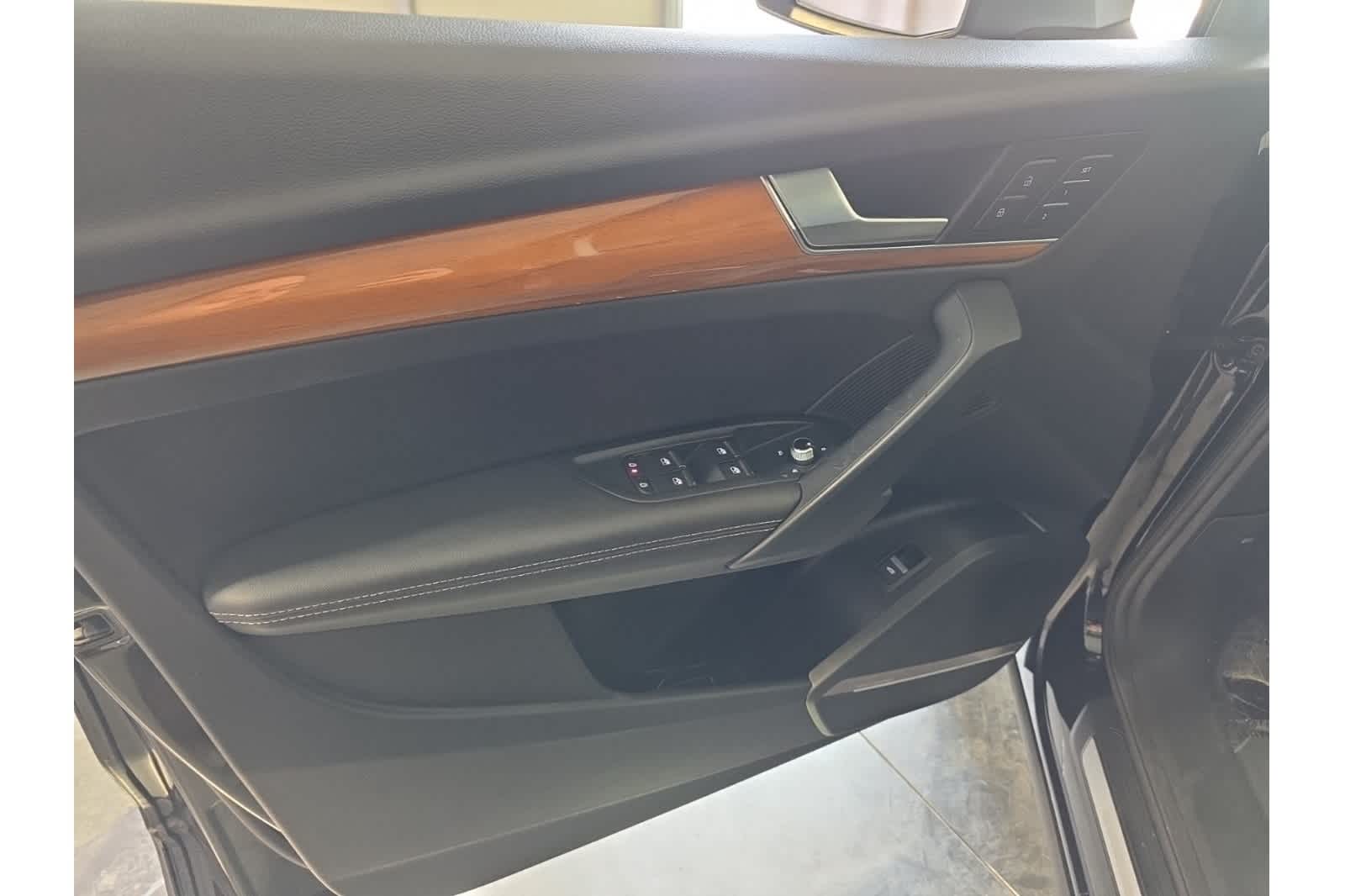 Thumbnail: 2023 Audi Q5 - 18