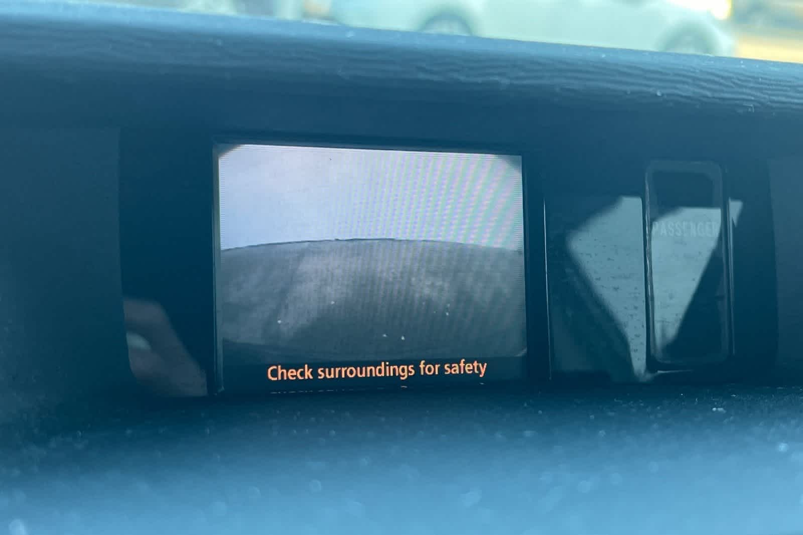 Thumbnail: 2014 Toyota Sienna - 21